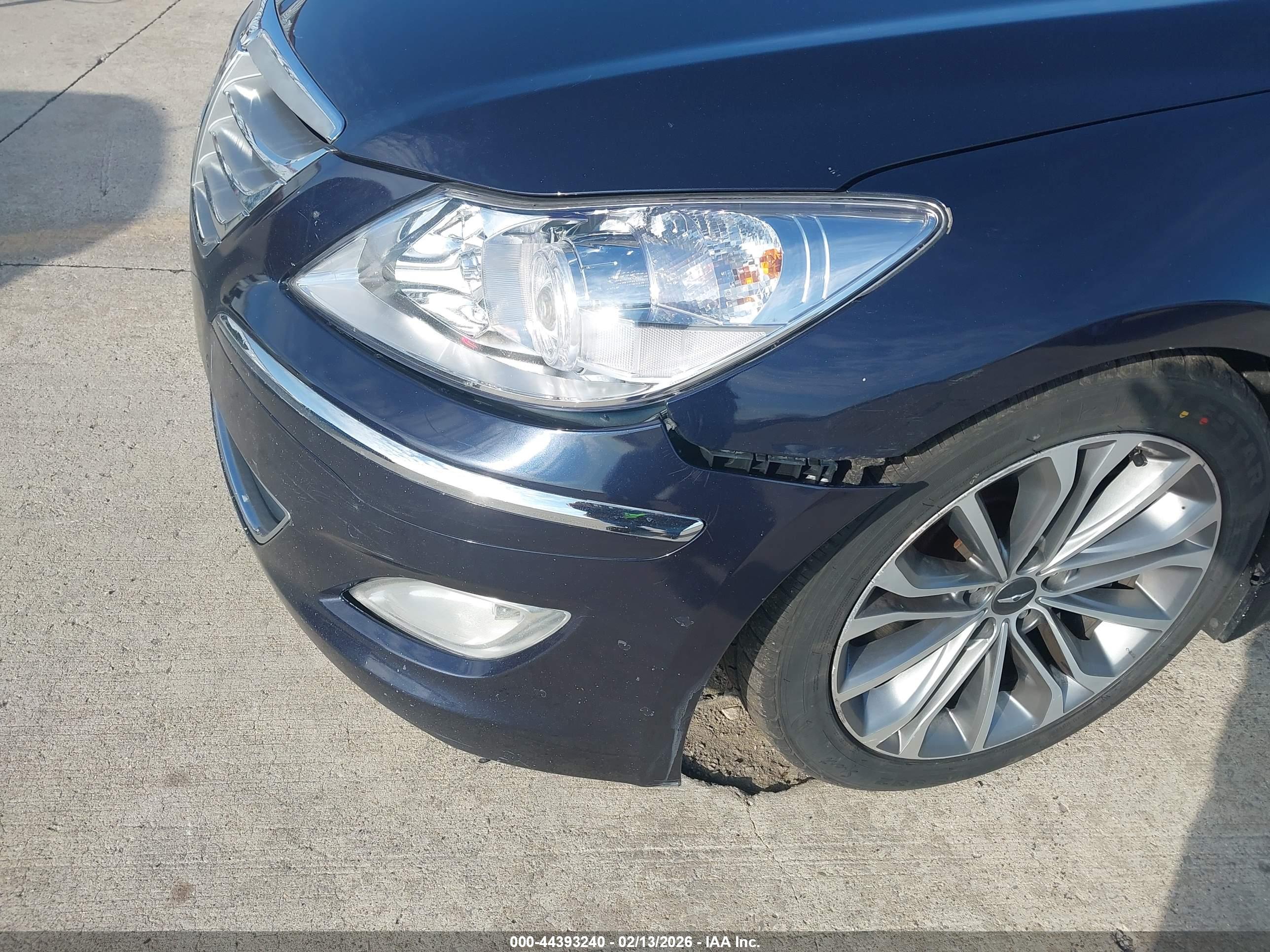 HYUNDAI GENESIS image 6