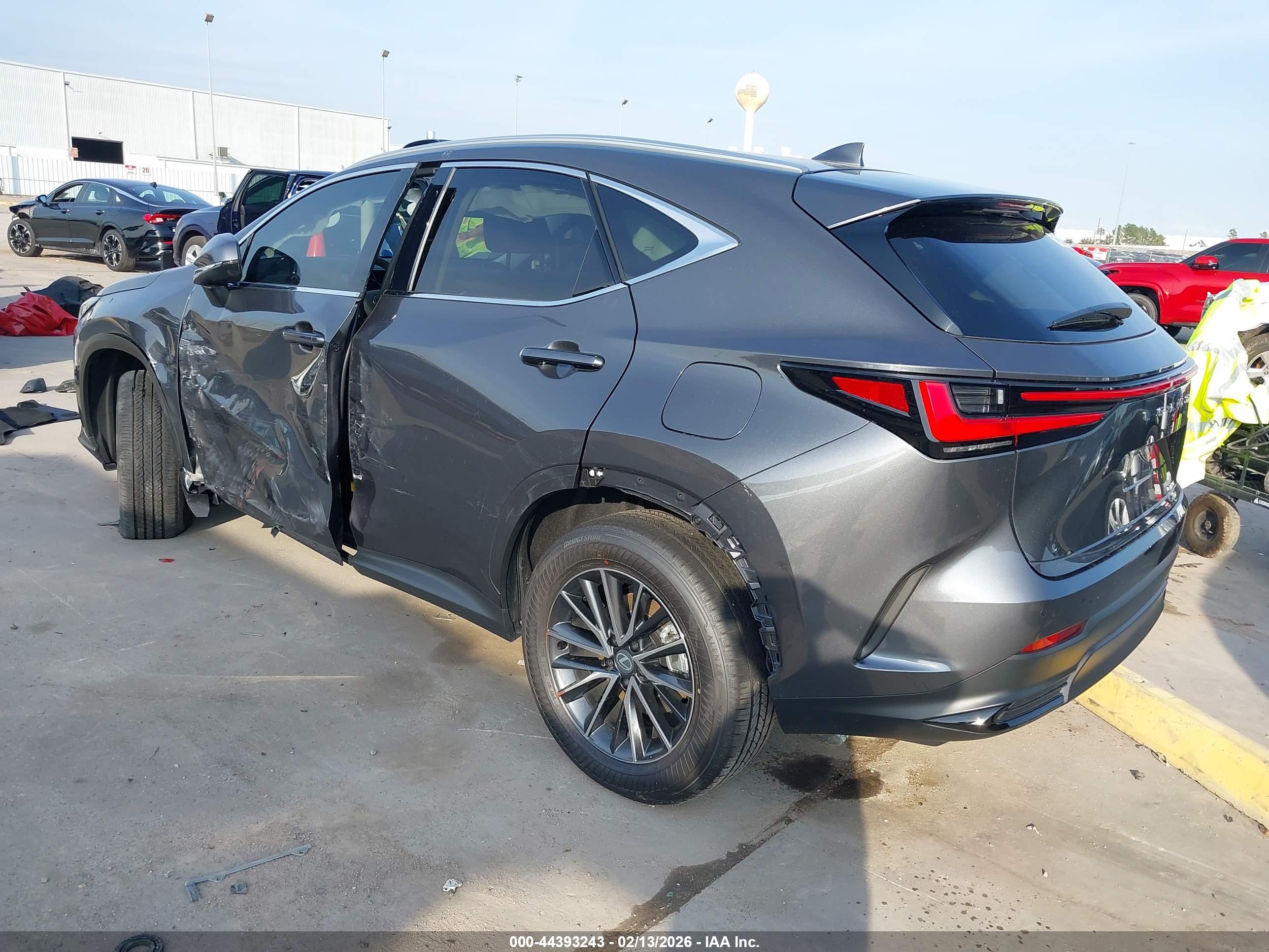 LEXUS NX image 3