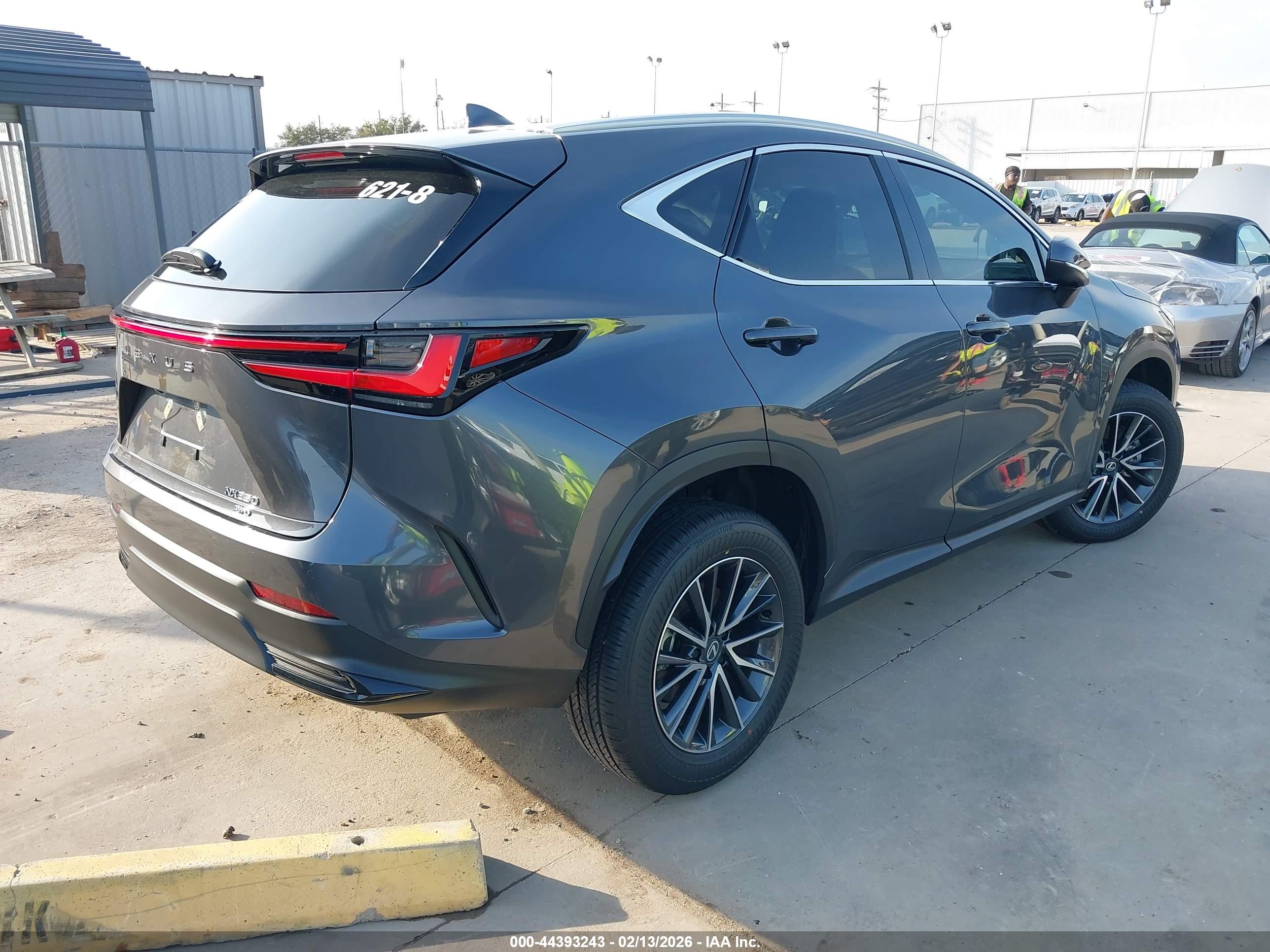LEXUS NX image 4