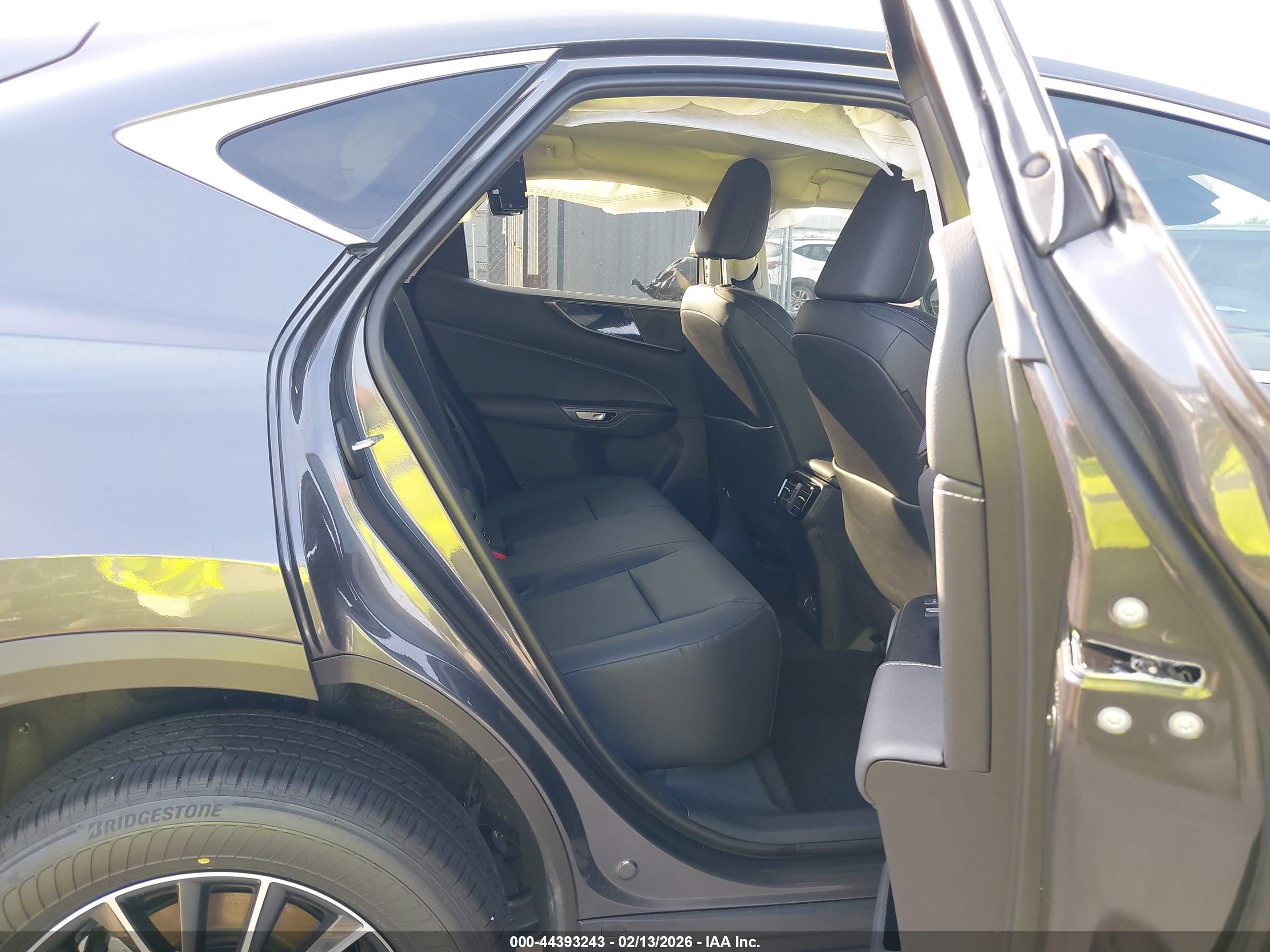 LEXUS NX image 8