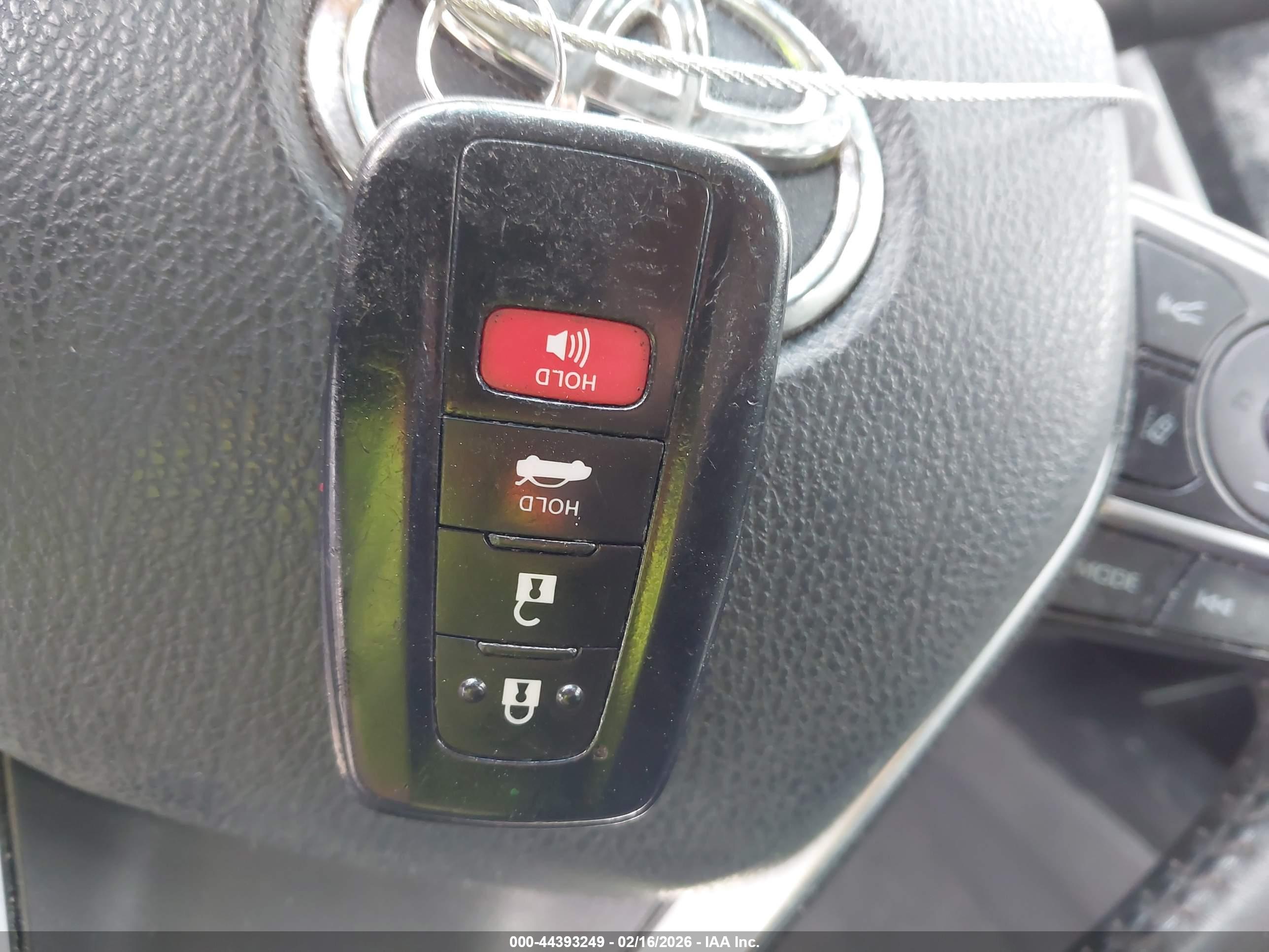 TOYOTA CAMRY image 11