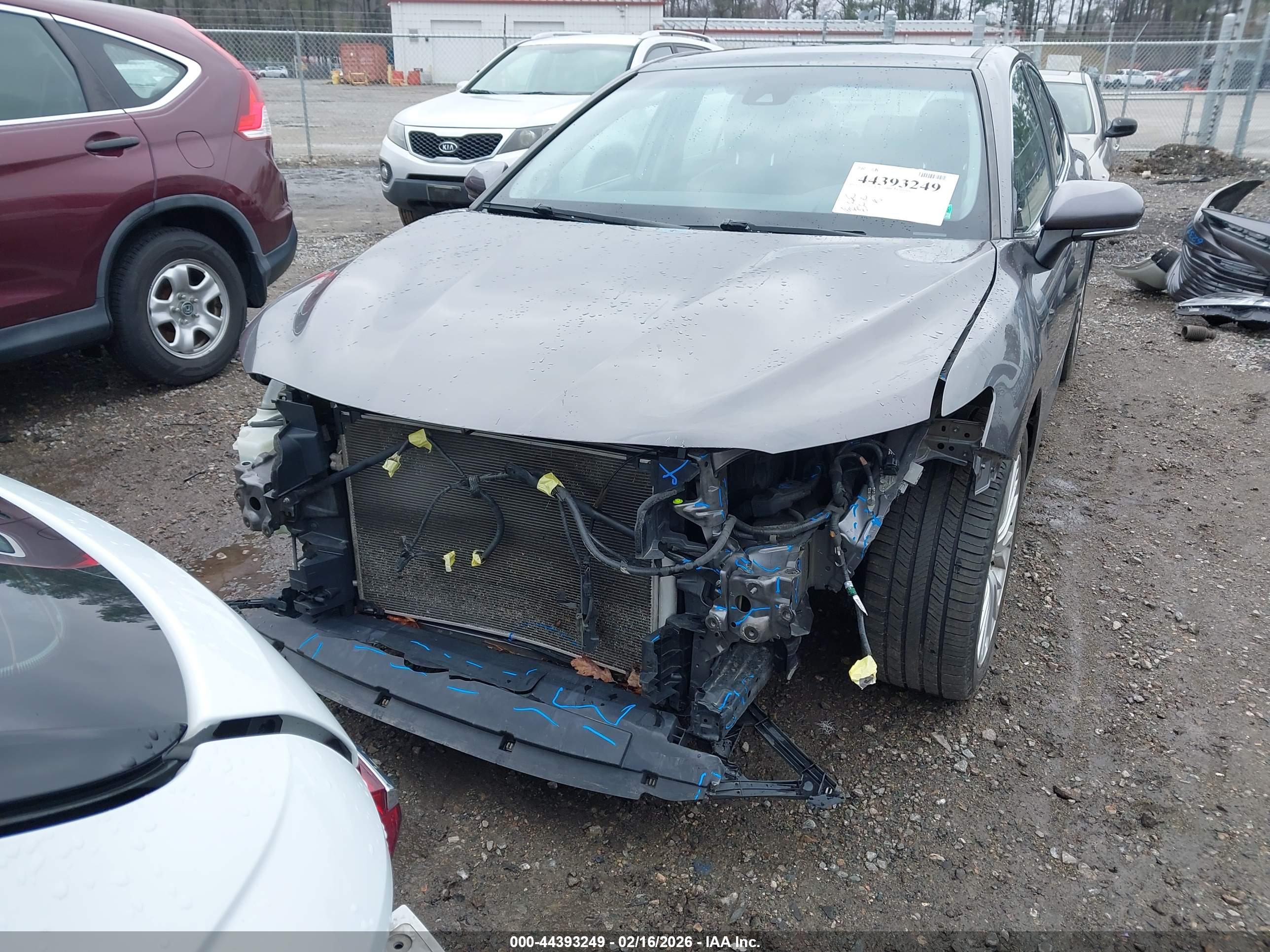 TOYOTA CAMRY image 6