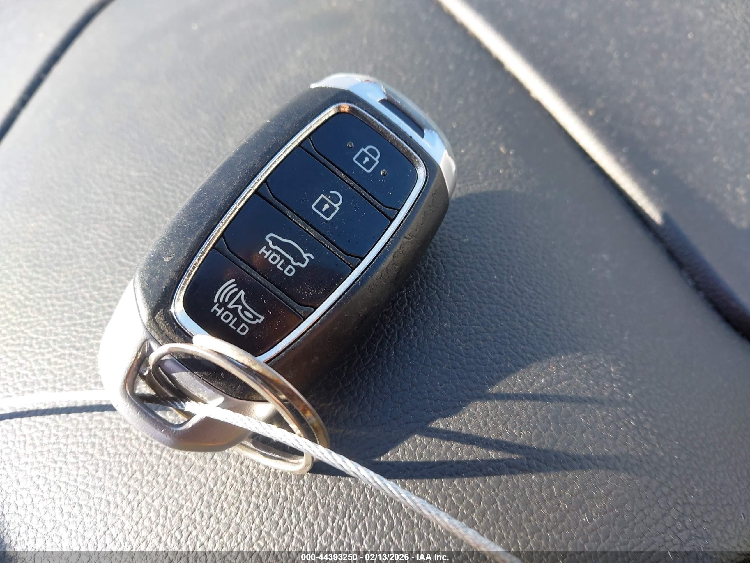 HYUNDAI ACCENT image 11