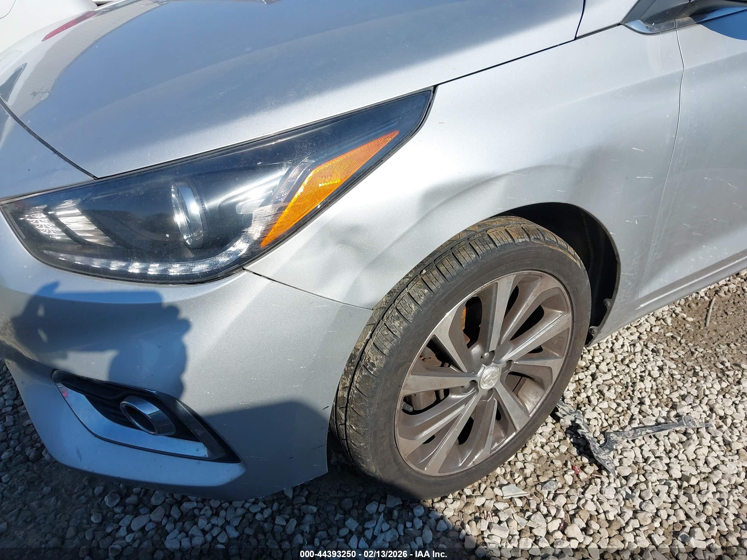 HYUNDAI ACCENT image 6