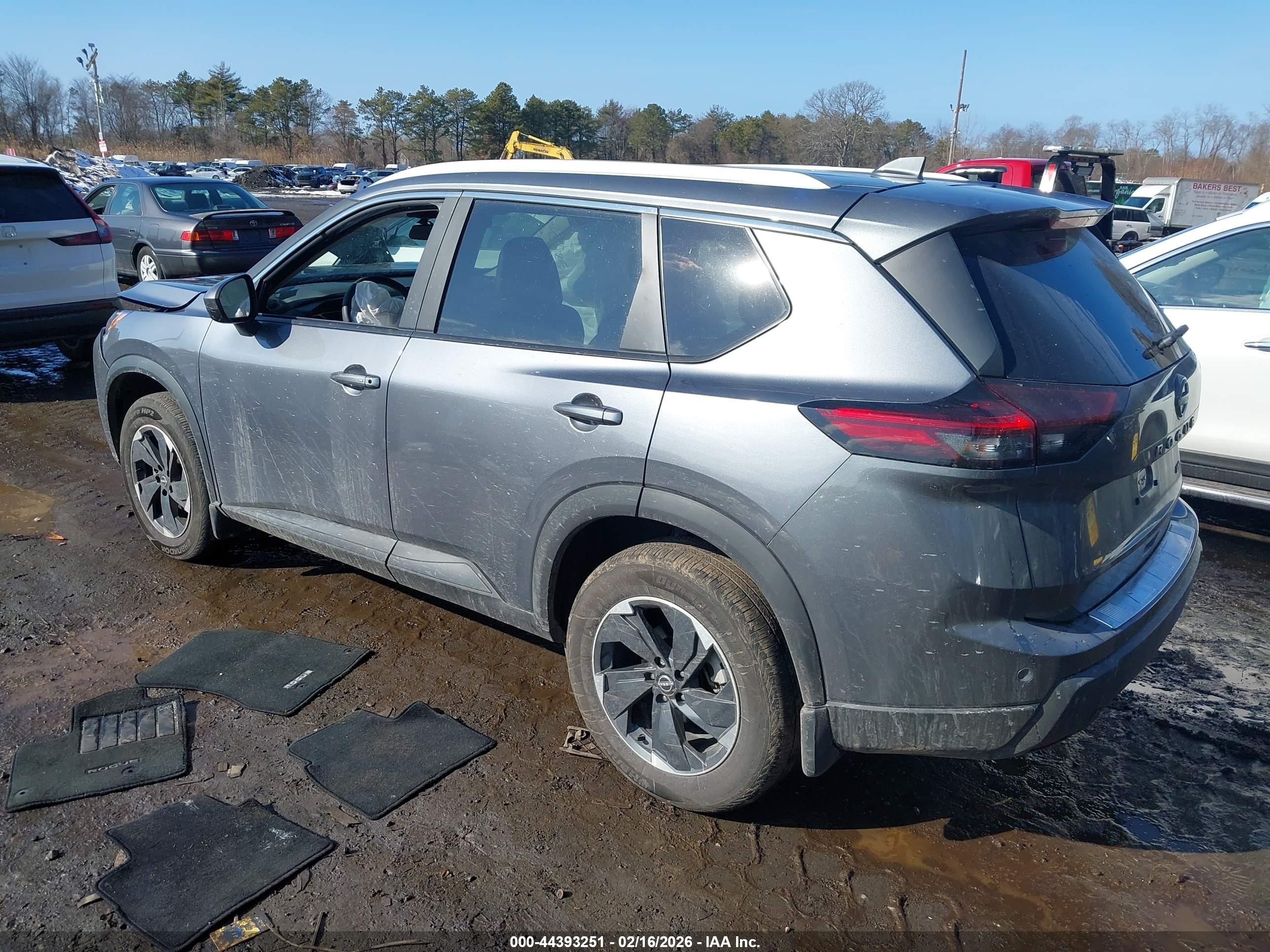NISSAN ROGUE image 3