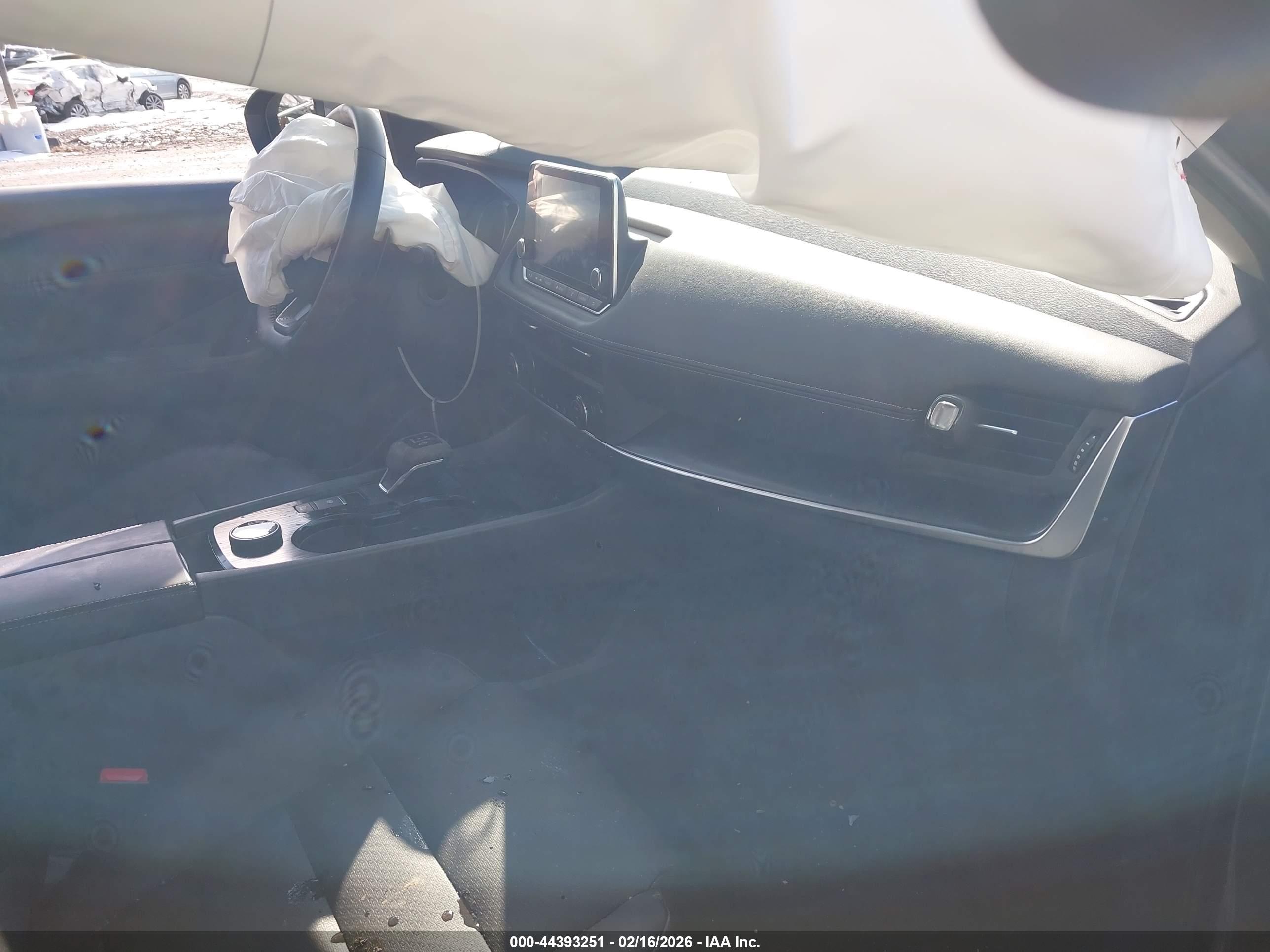 NISSAN ROGUE image 5