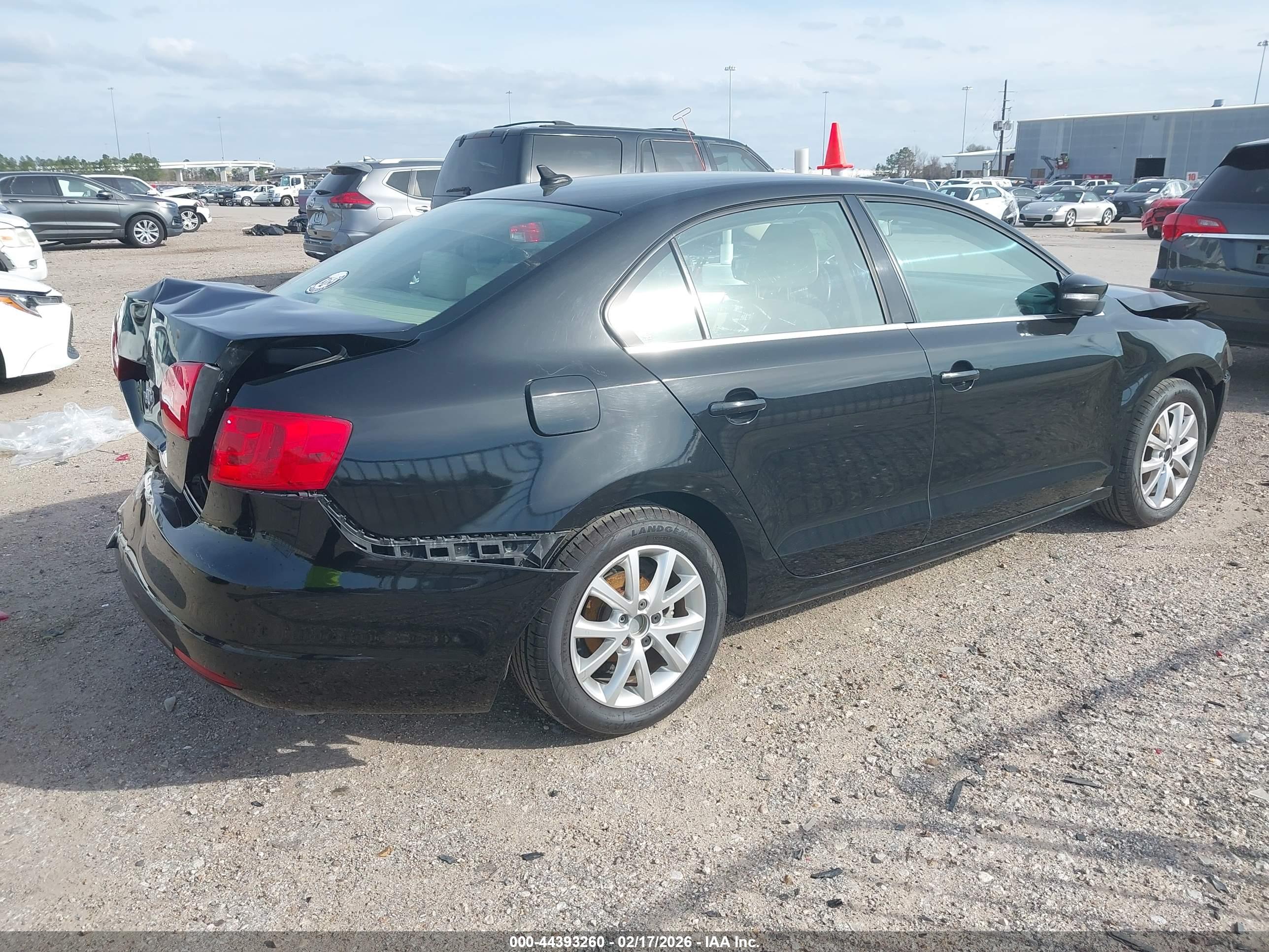 VOLKSWAGEN JETTA image 4