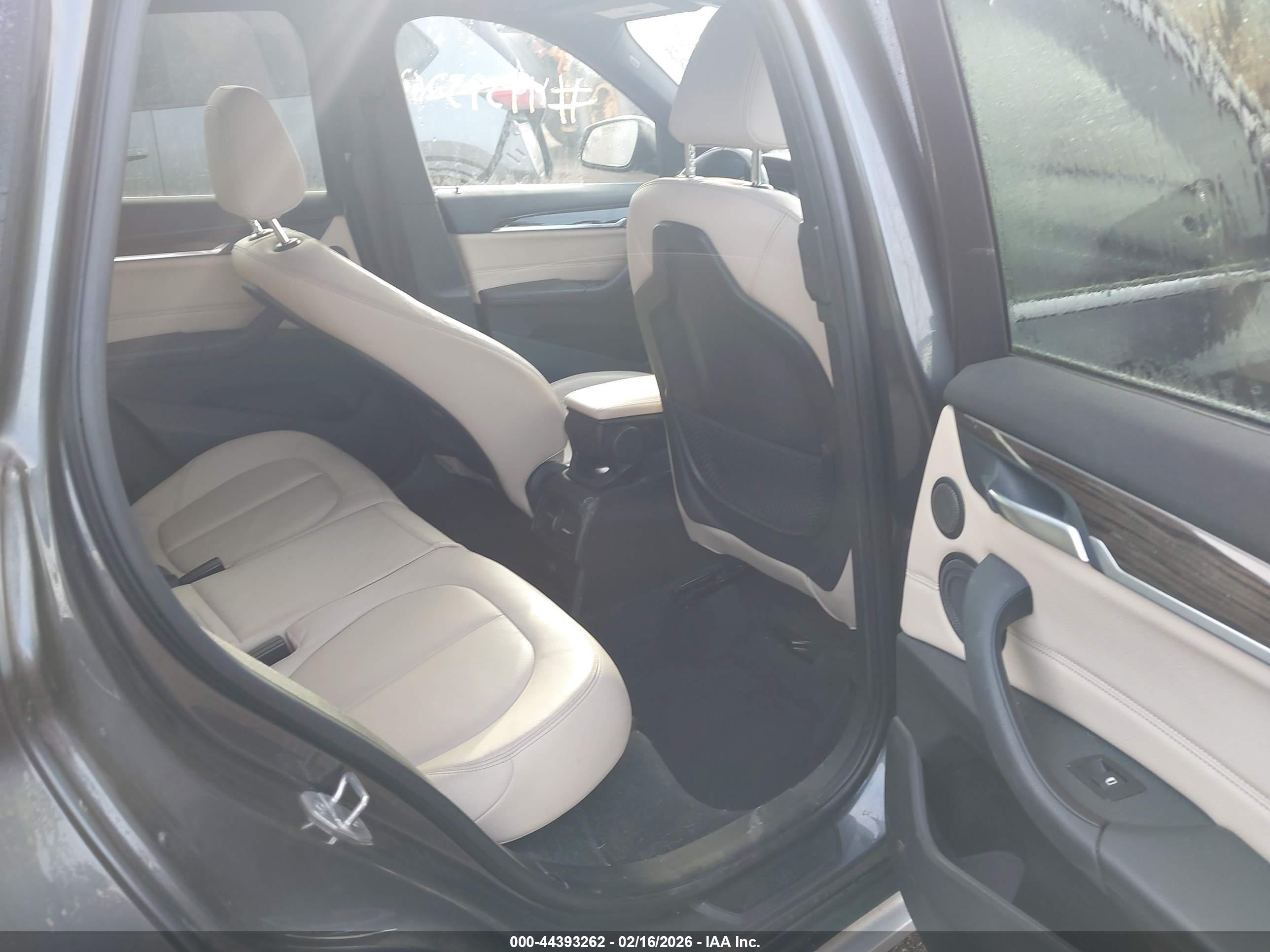 BMW X1 image 8