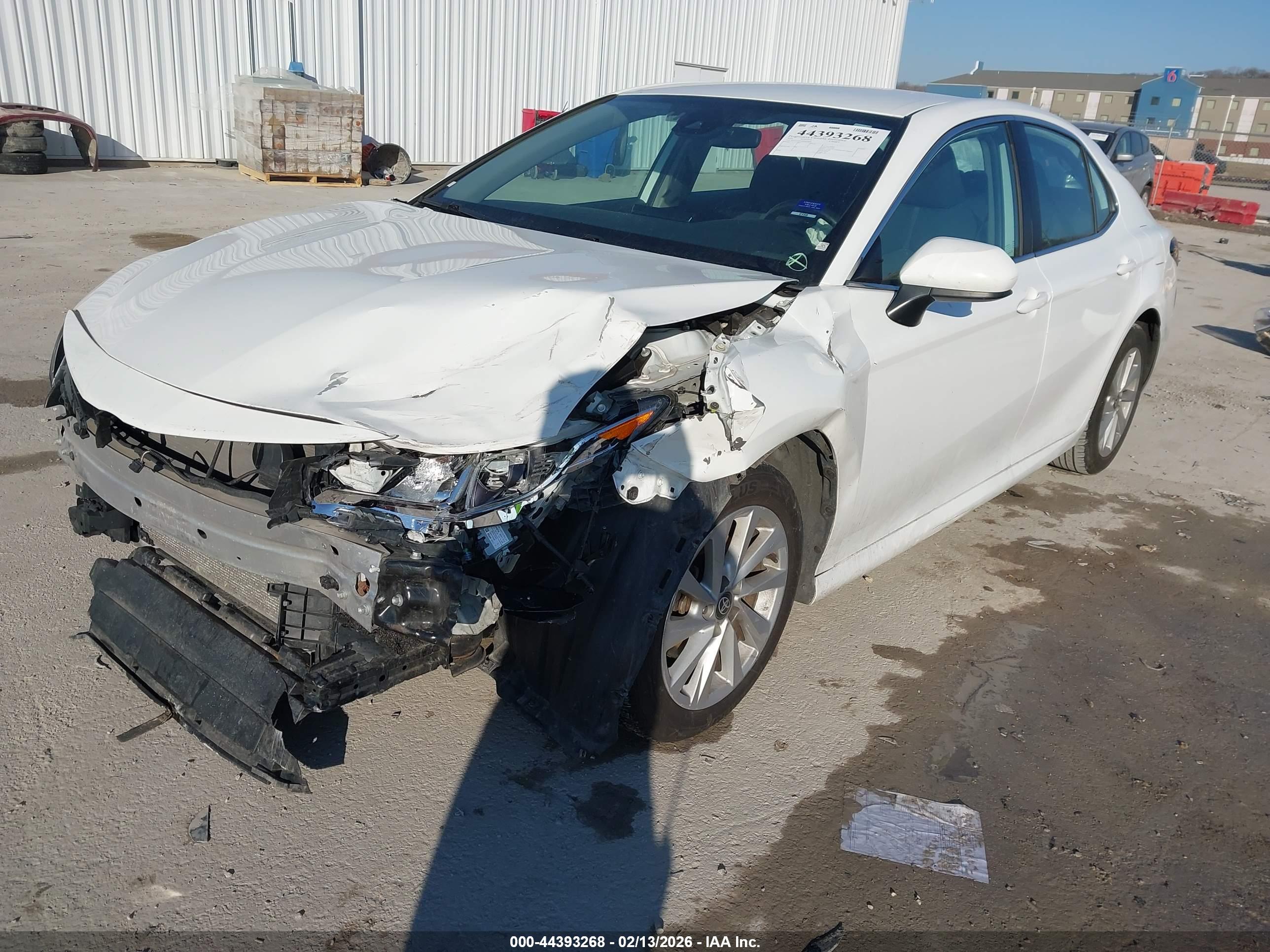 TOYOTA CAMRY image 2