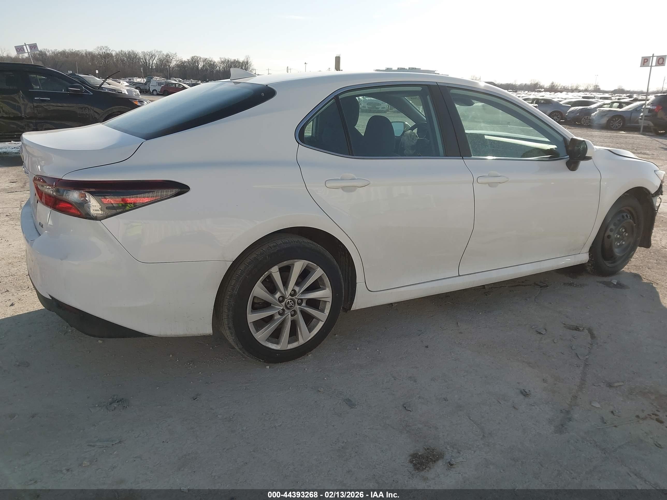 TOYOTA CAMRY image 4