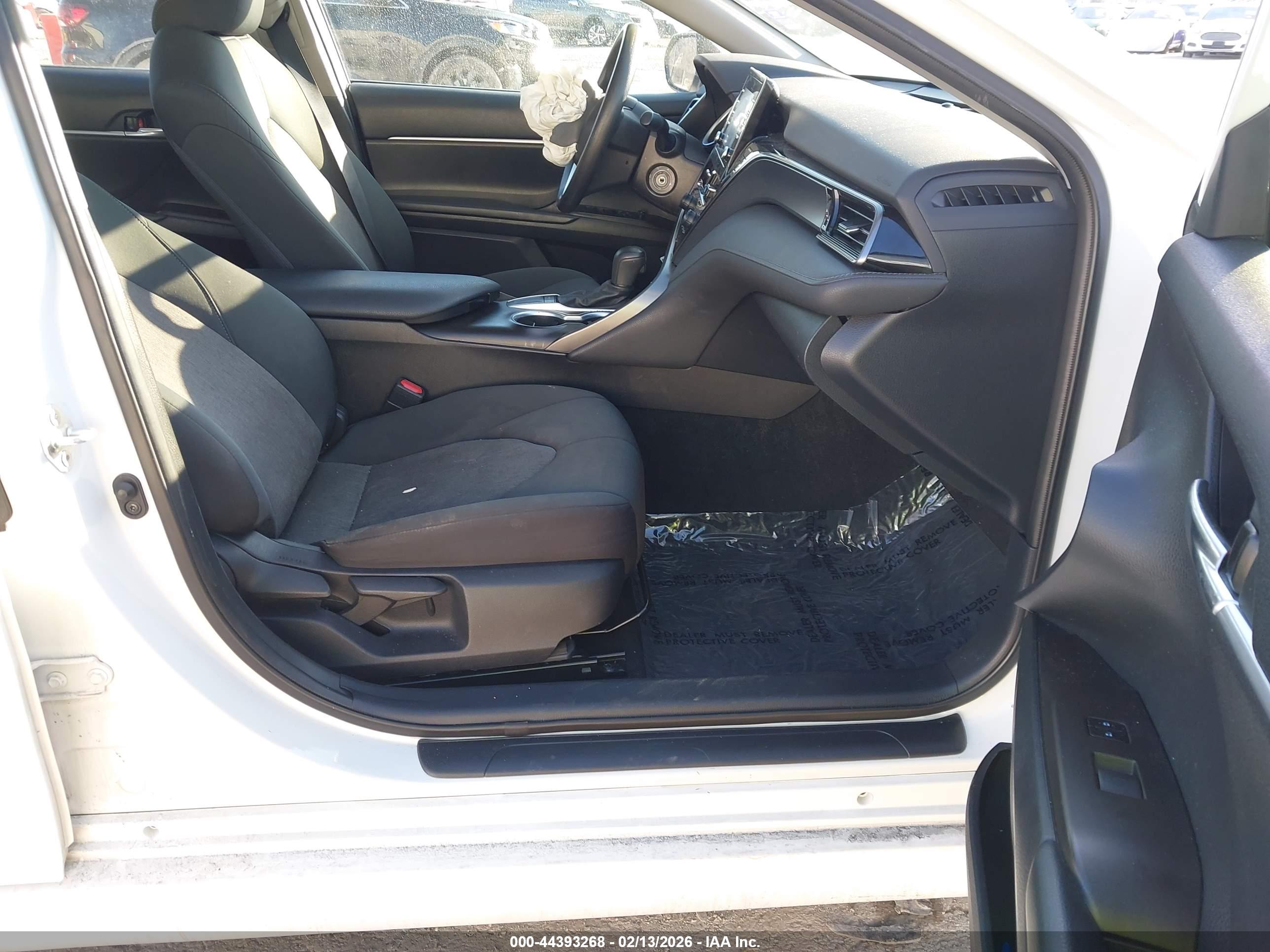 TOYOTA CAMRY image 5