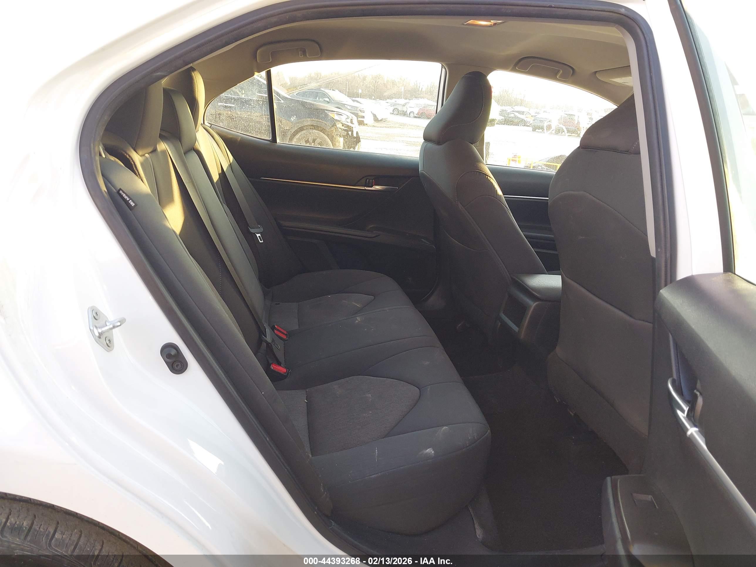TOYOTA CAMRY image 8