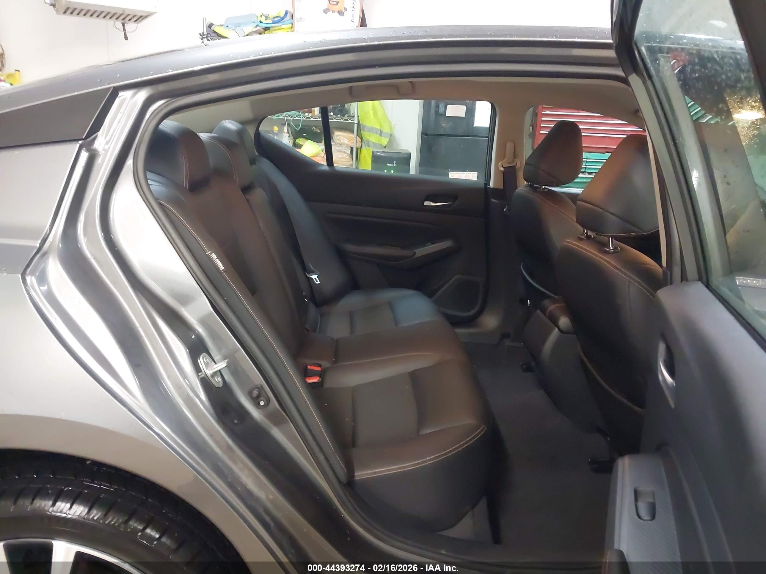 NISSAN ALTIMA image 8