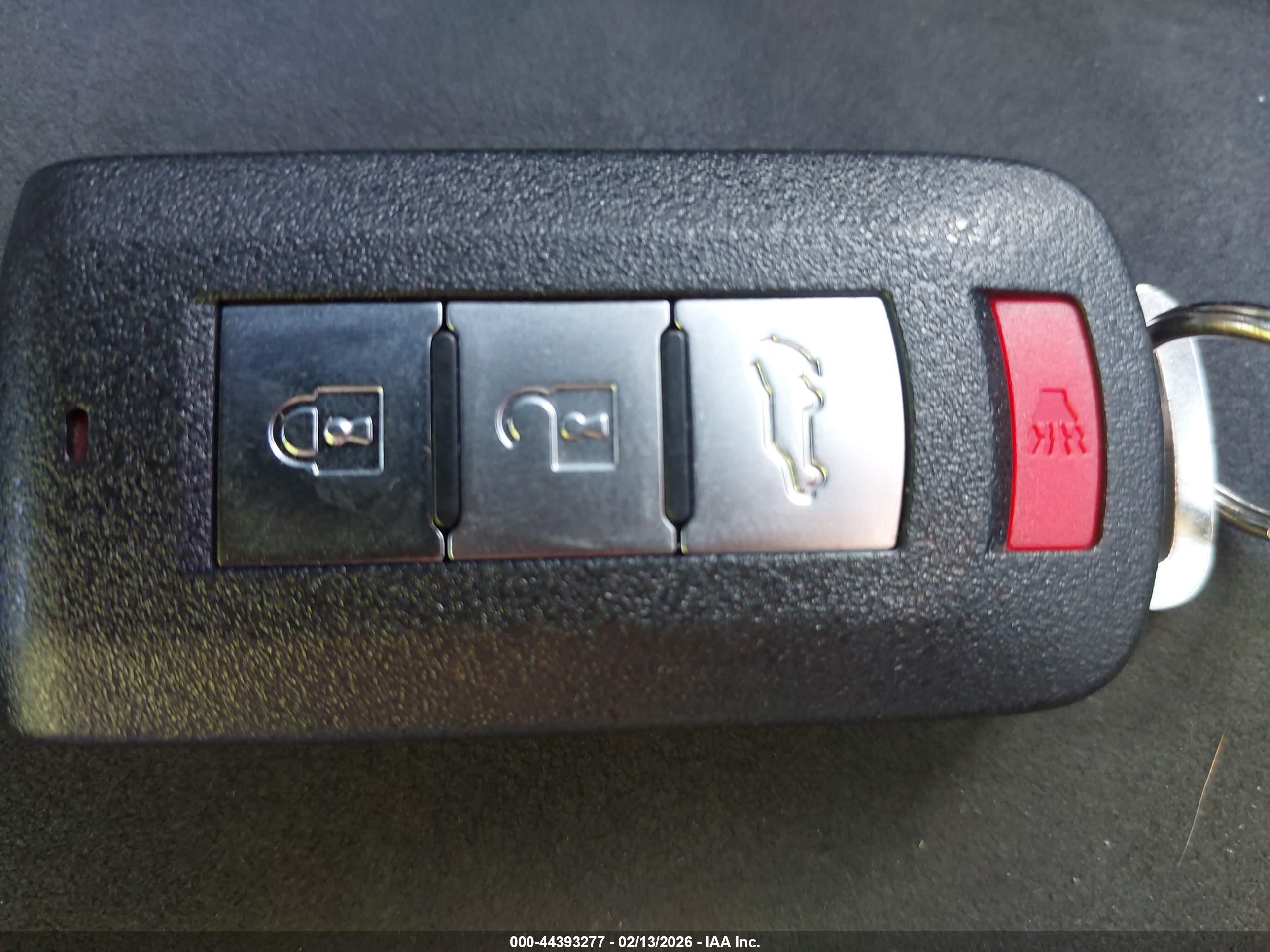 MITSUBISHI OUTLANDER image 11