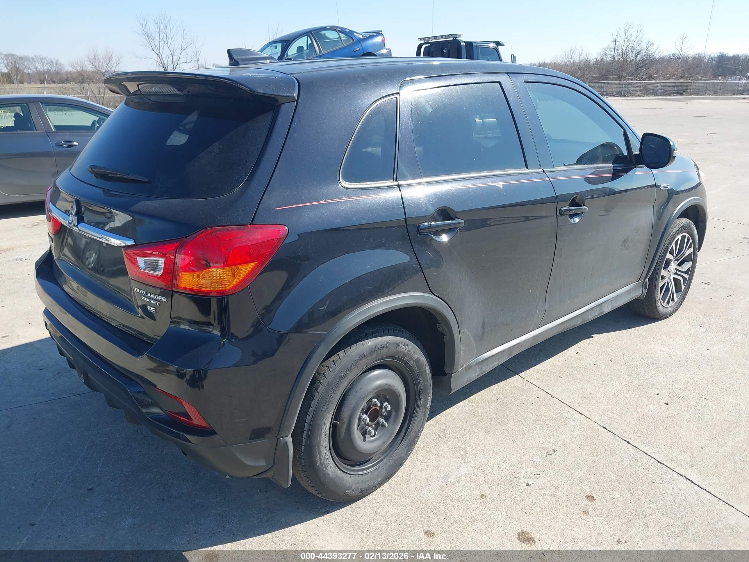 MITSUBISHI OUTLANDER image 4