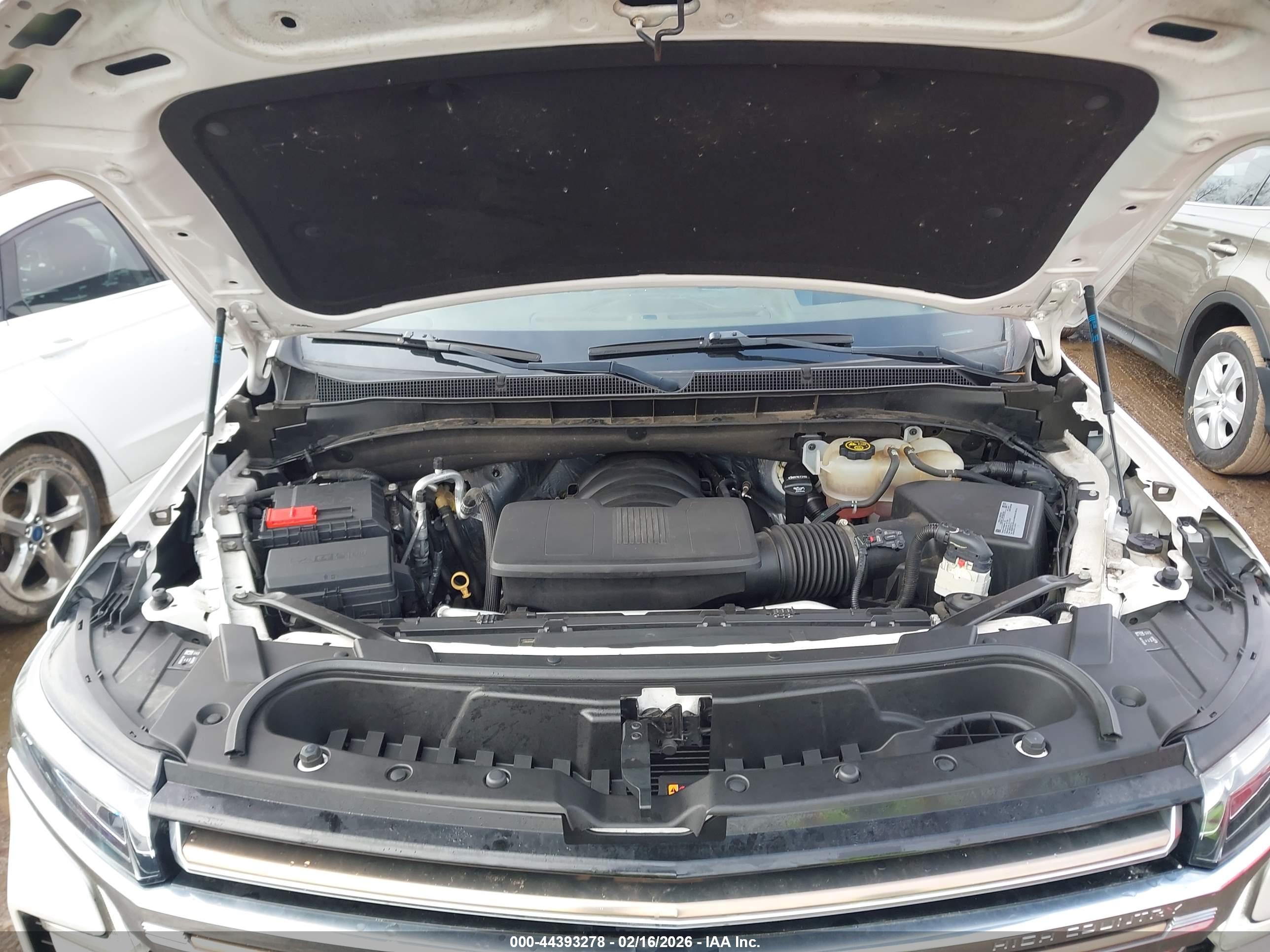 CHEVROLET TAHOE image 10