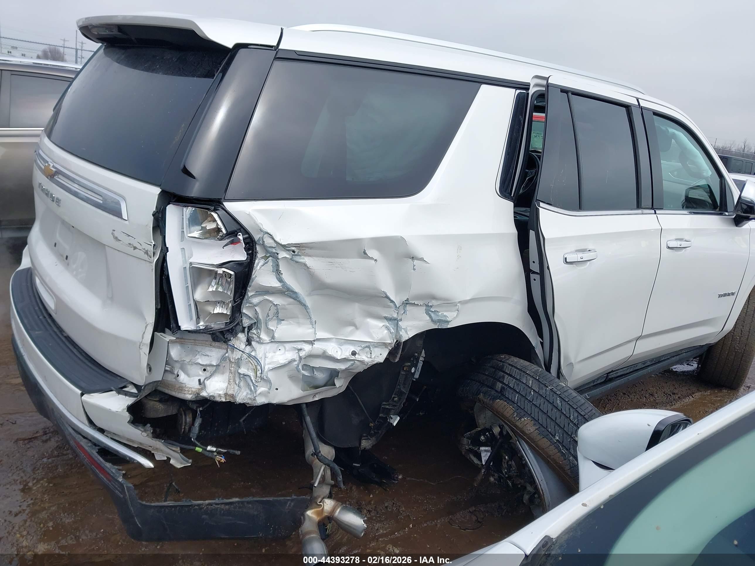 CHEVROLET TAHOE image 6