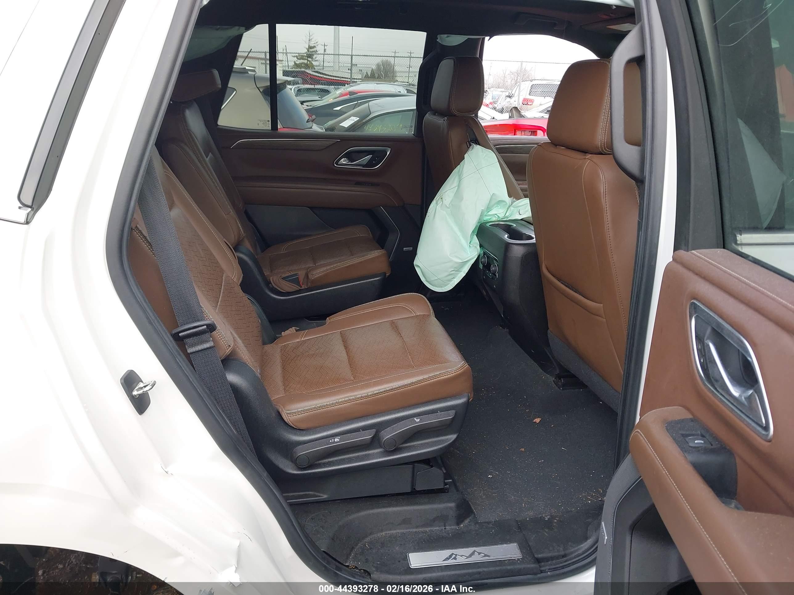 CHEVROLET TAHOE image 8