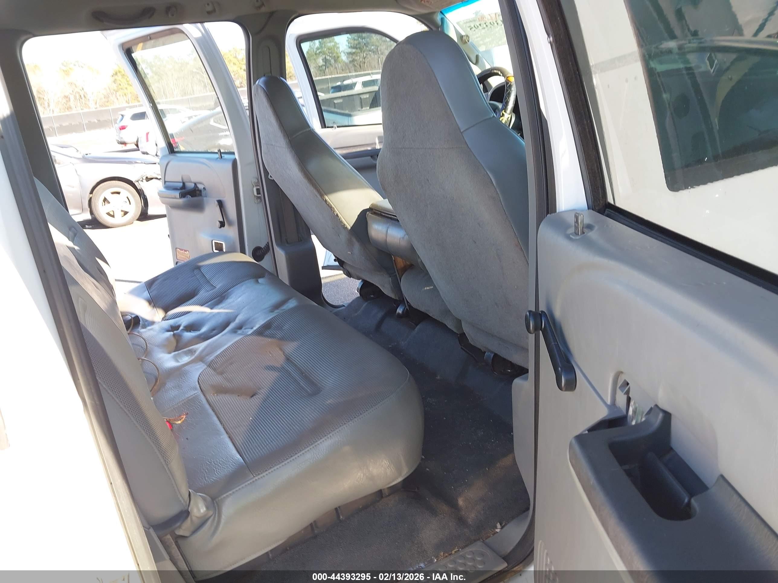 FORD F-350 image 8