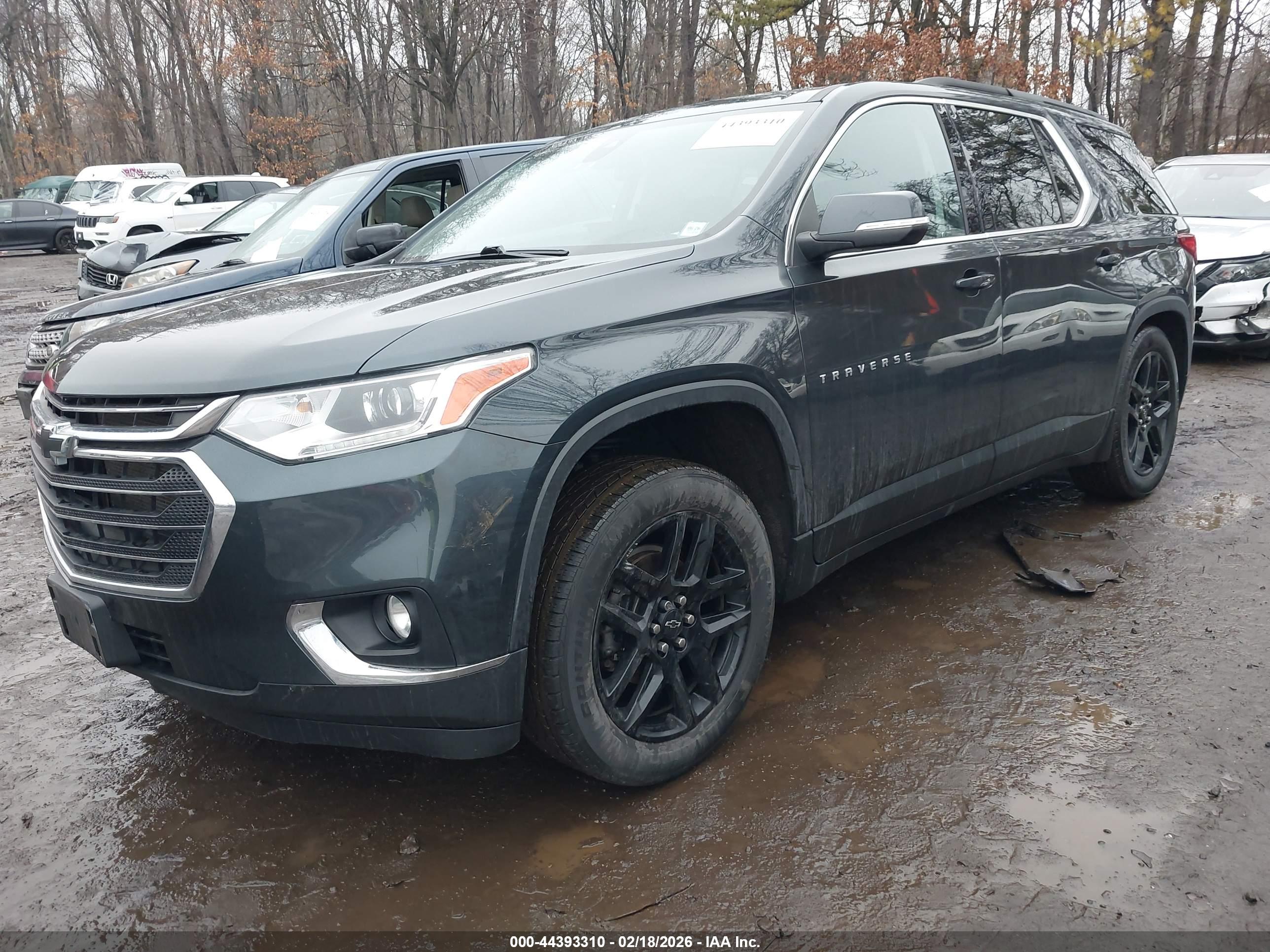 CHEVROLET TRAVERSE image 2
