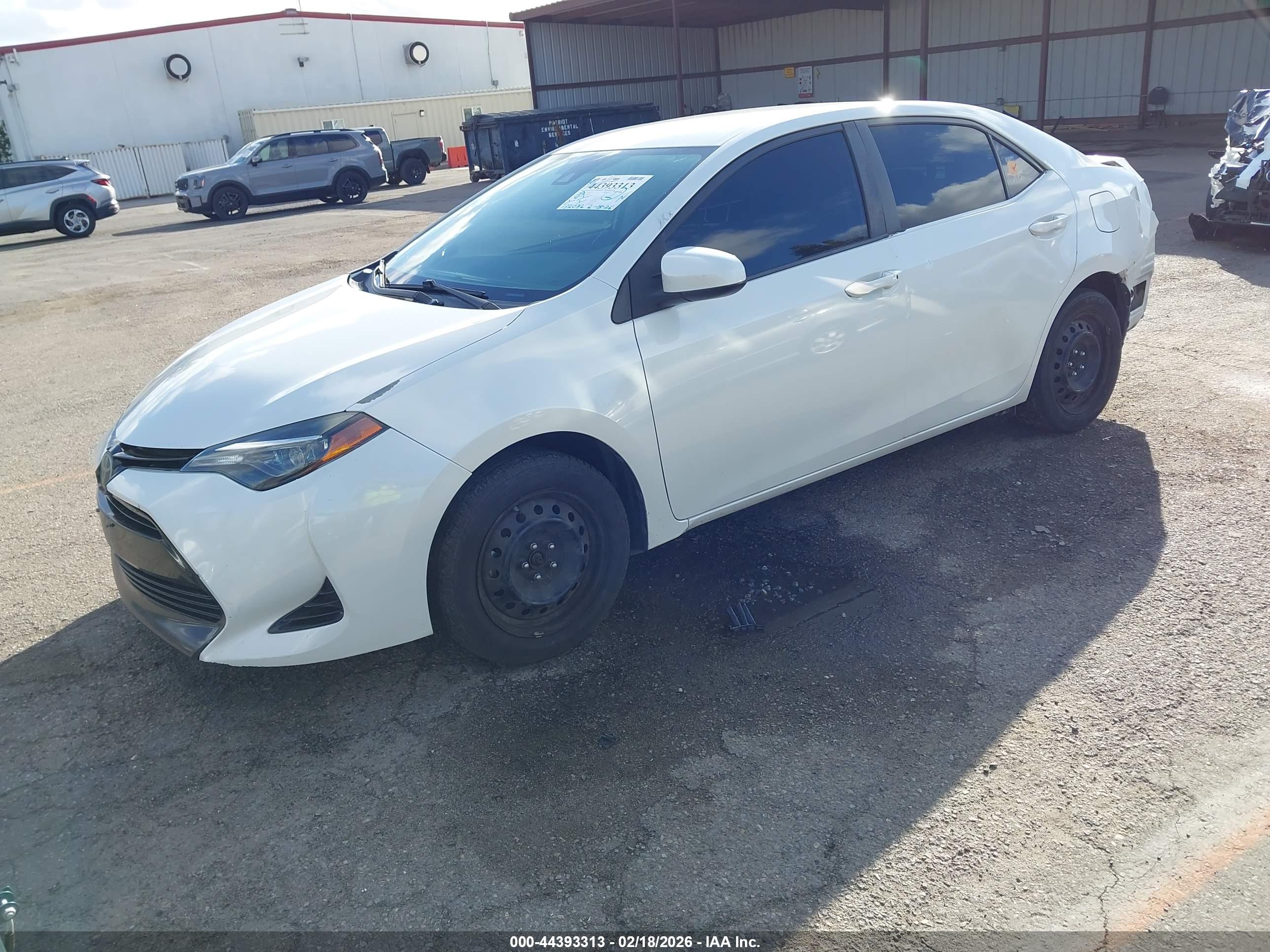 TOYOTA COROLLA image 2
