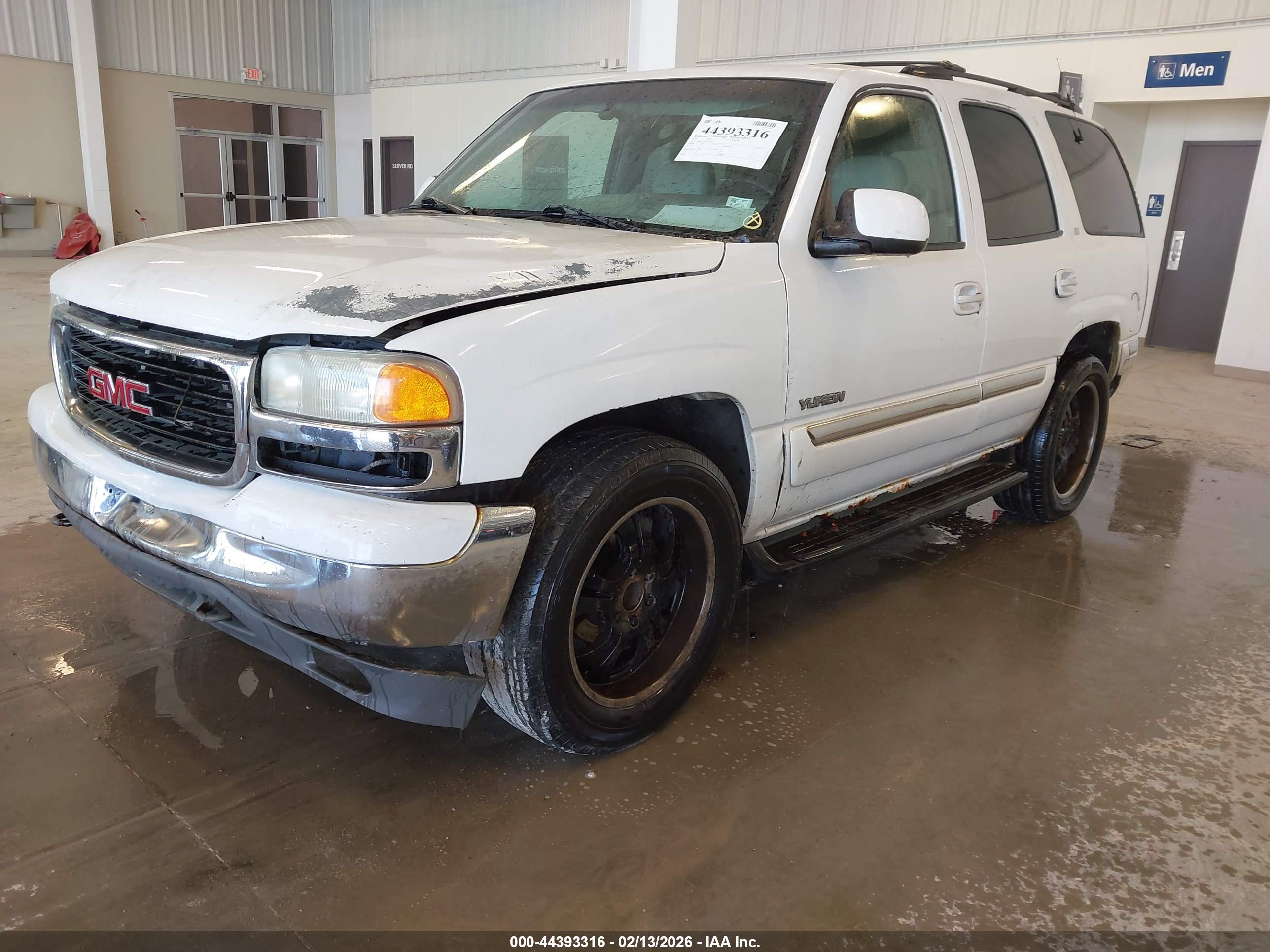 GMC YUKON image 2