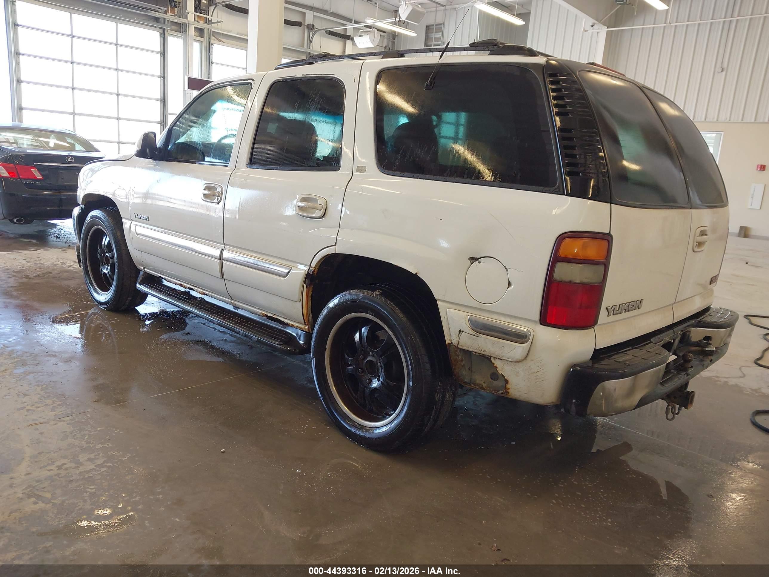 GMC YUKON image 3