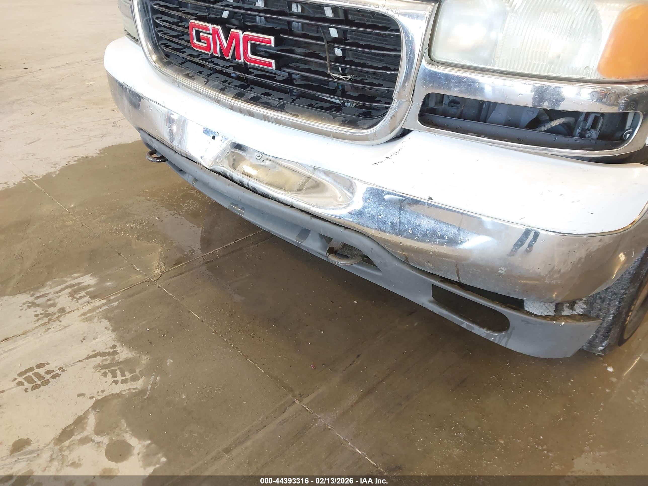 GMC YUKON image 6