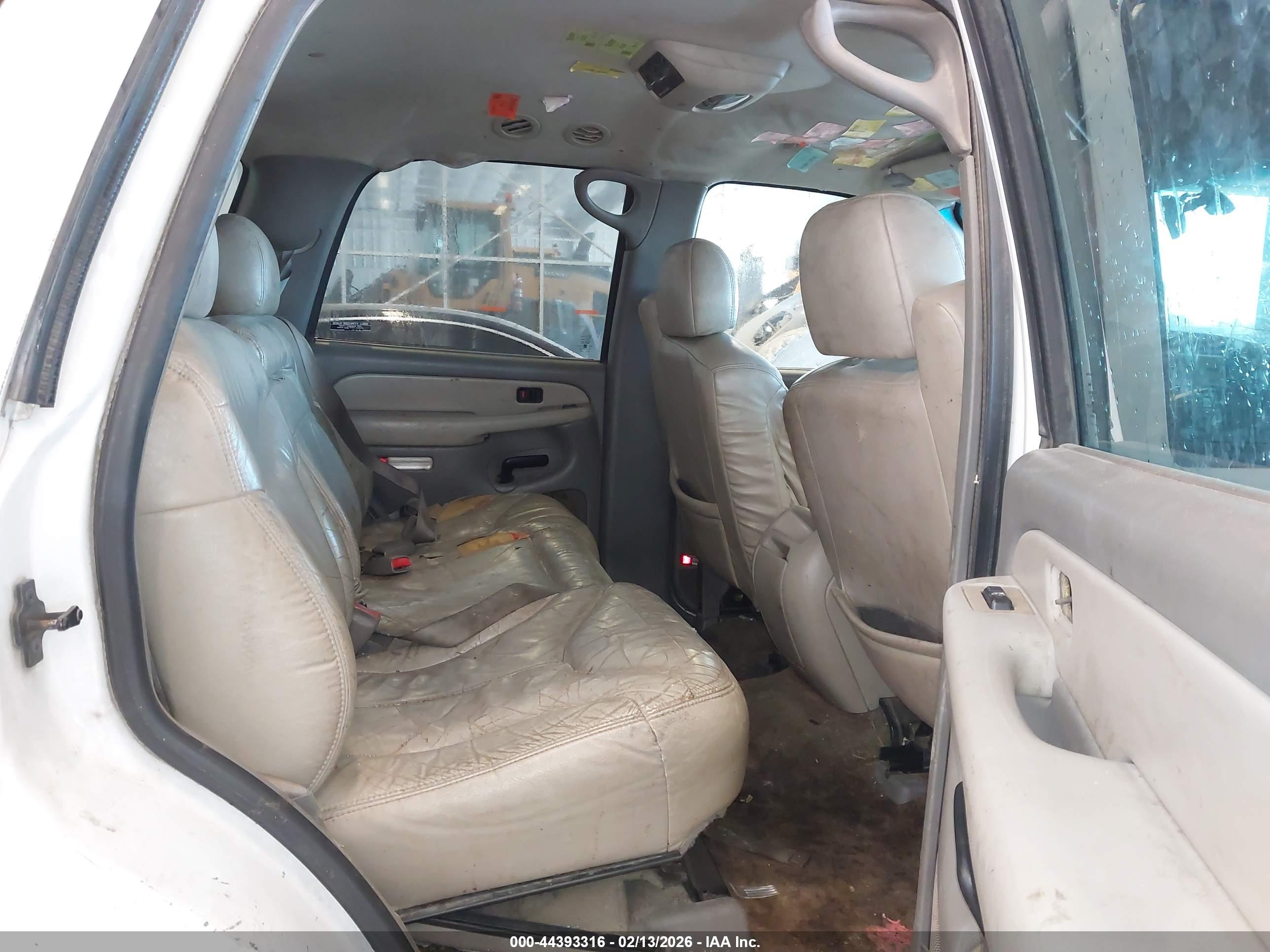 GMC YUKON image 8