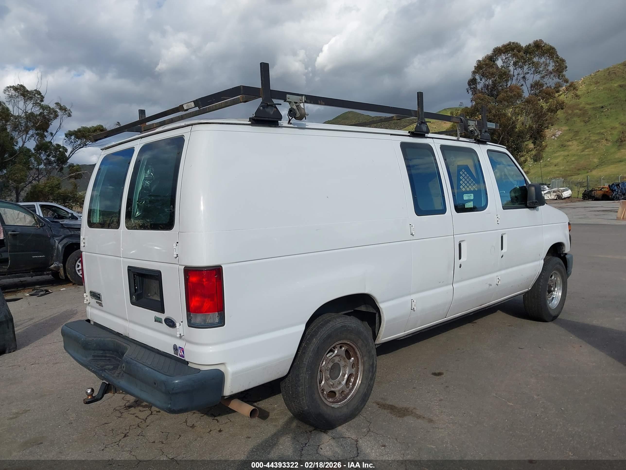 FORD E-250 image 4