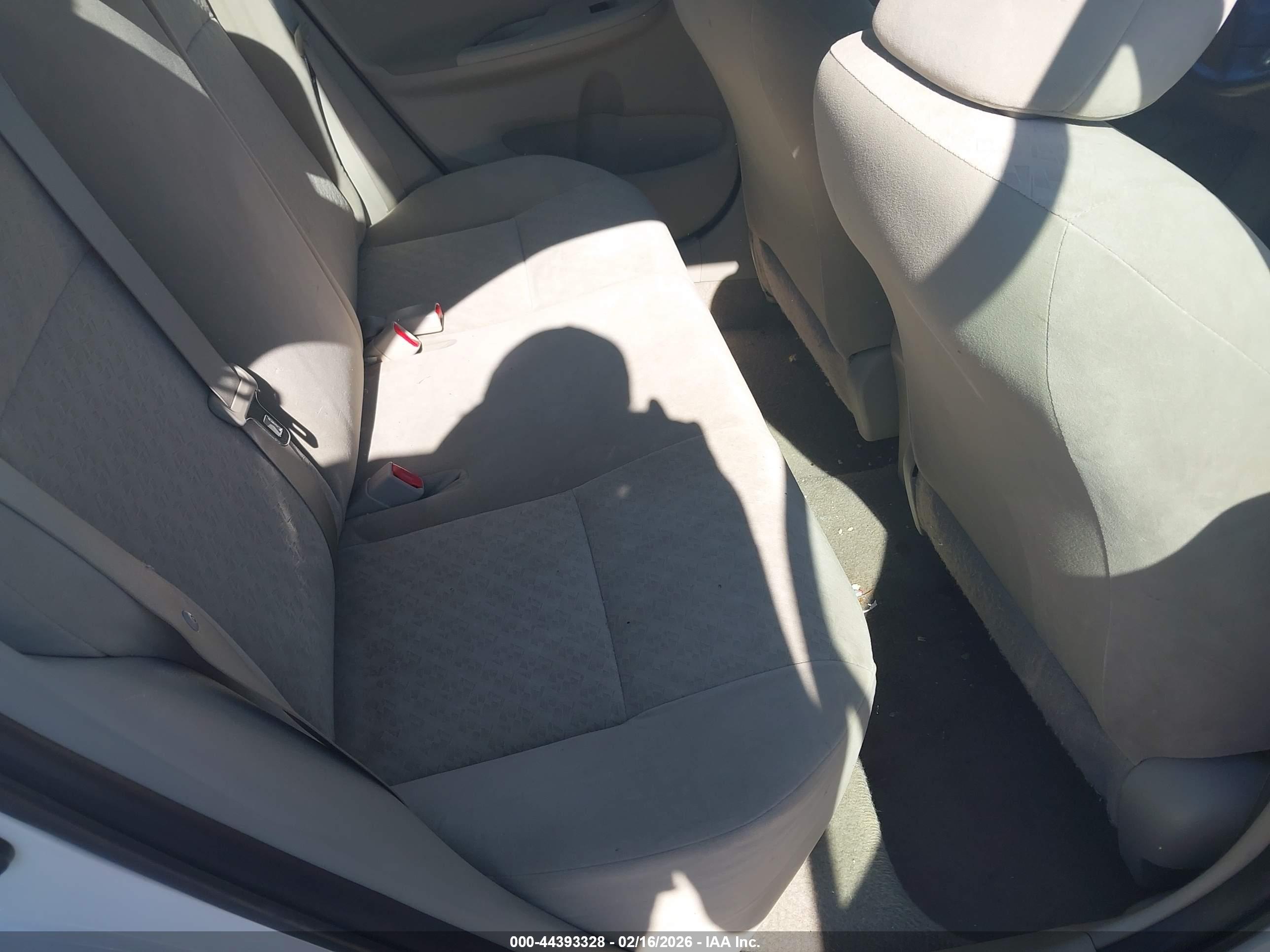 TOYOTA COROLLA image 8