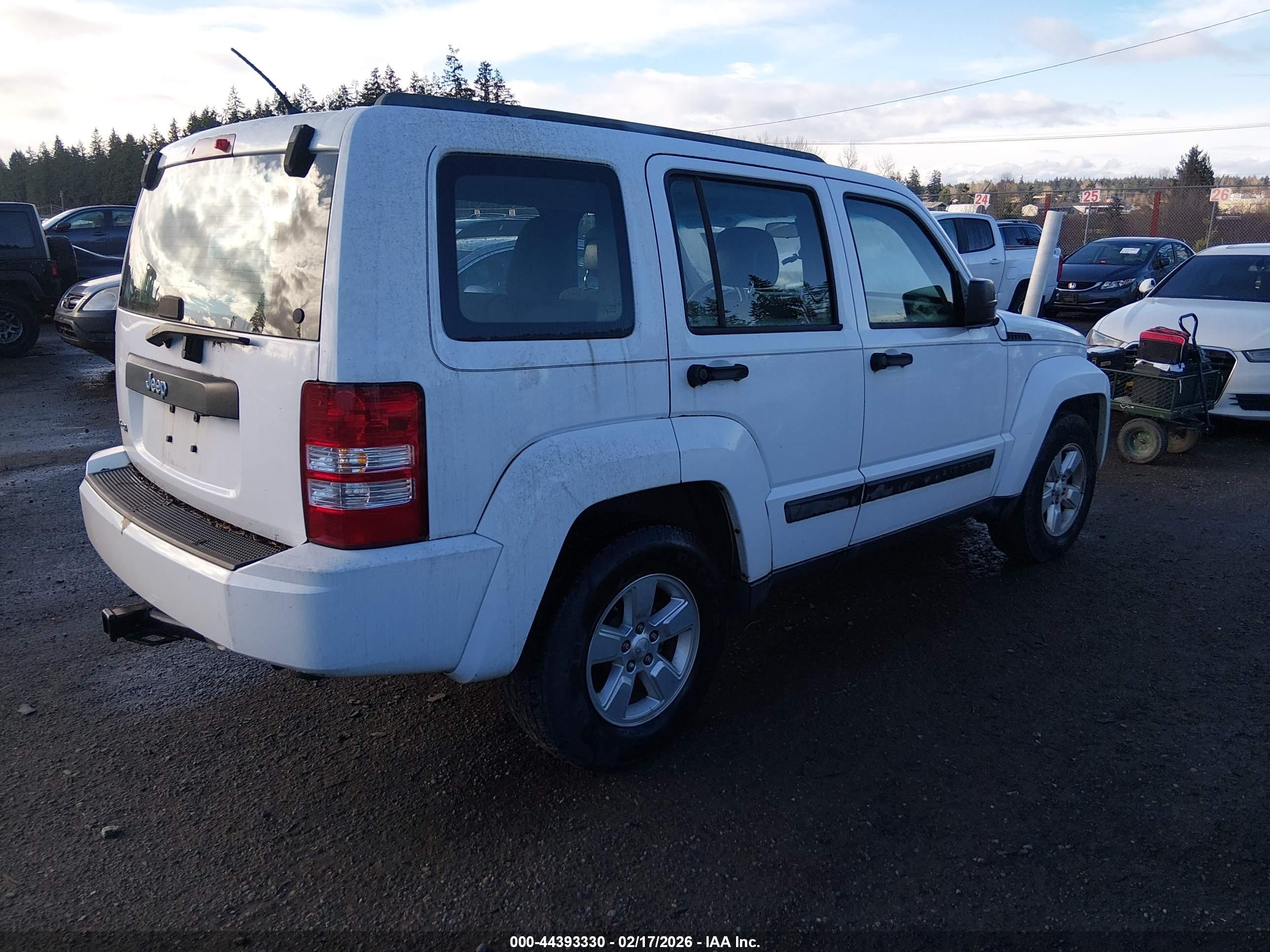 JEEP LIBERTY image 4