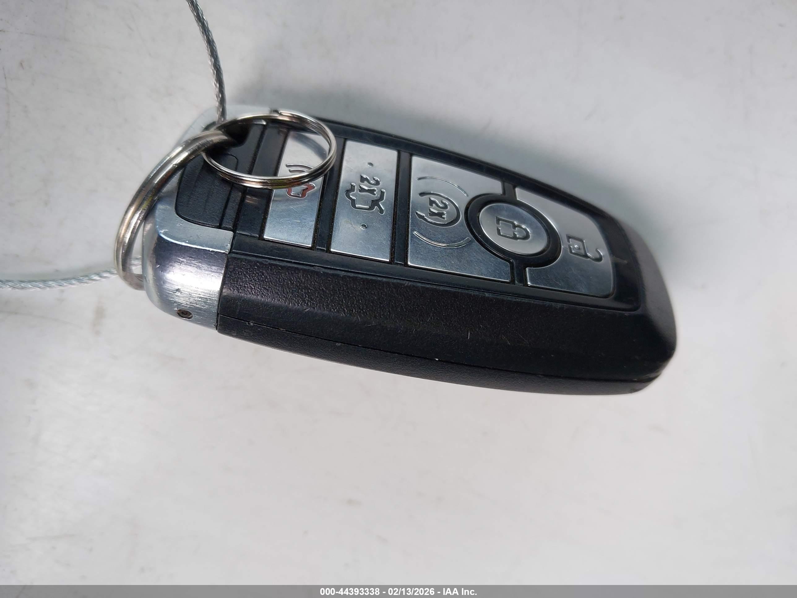 FORD FUSION image 11