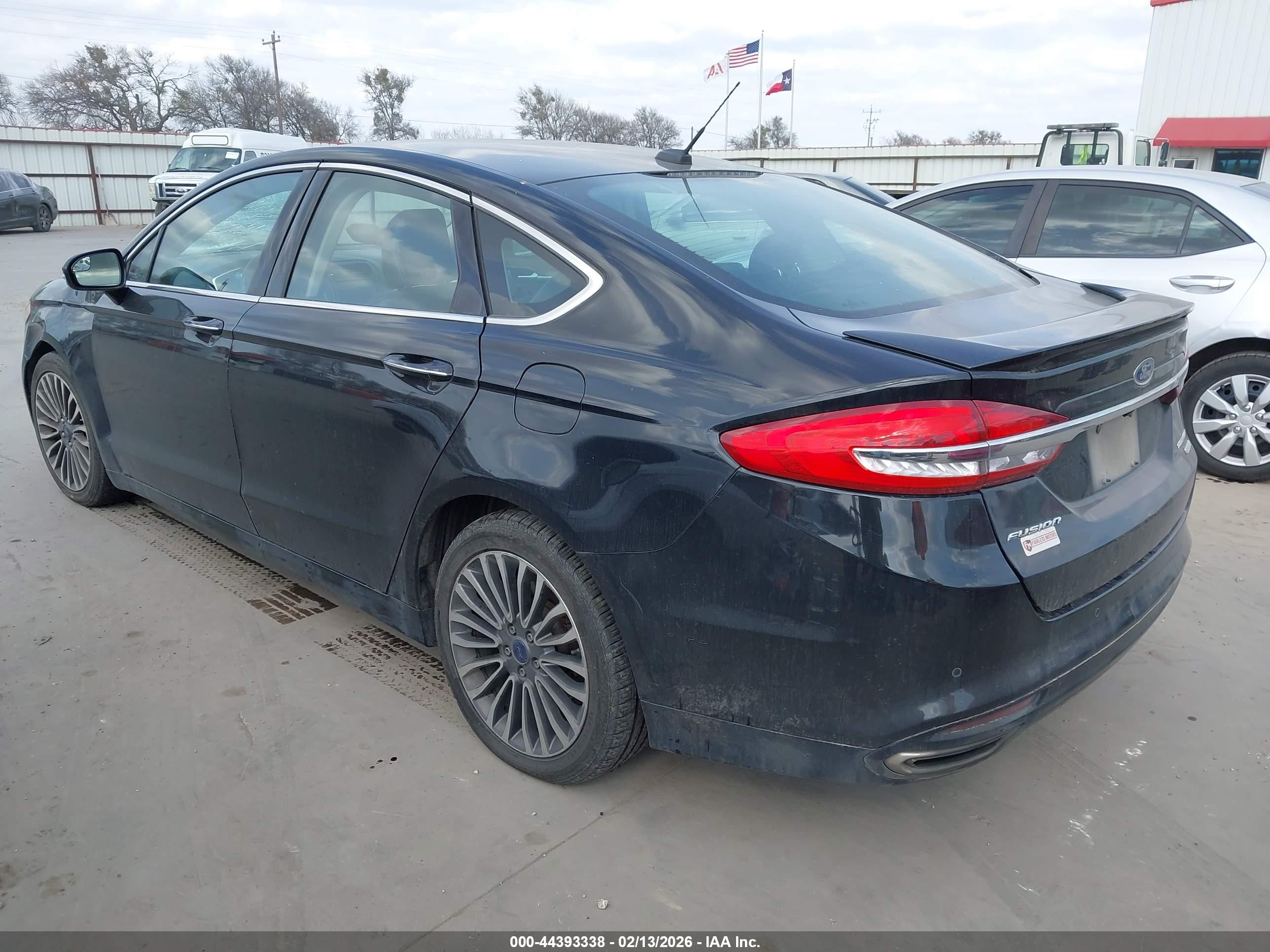 FORD FUSION image 3
