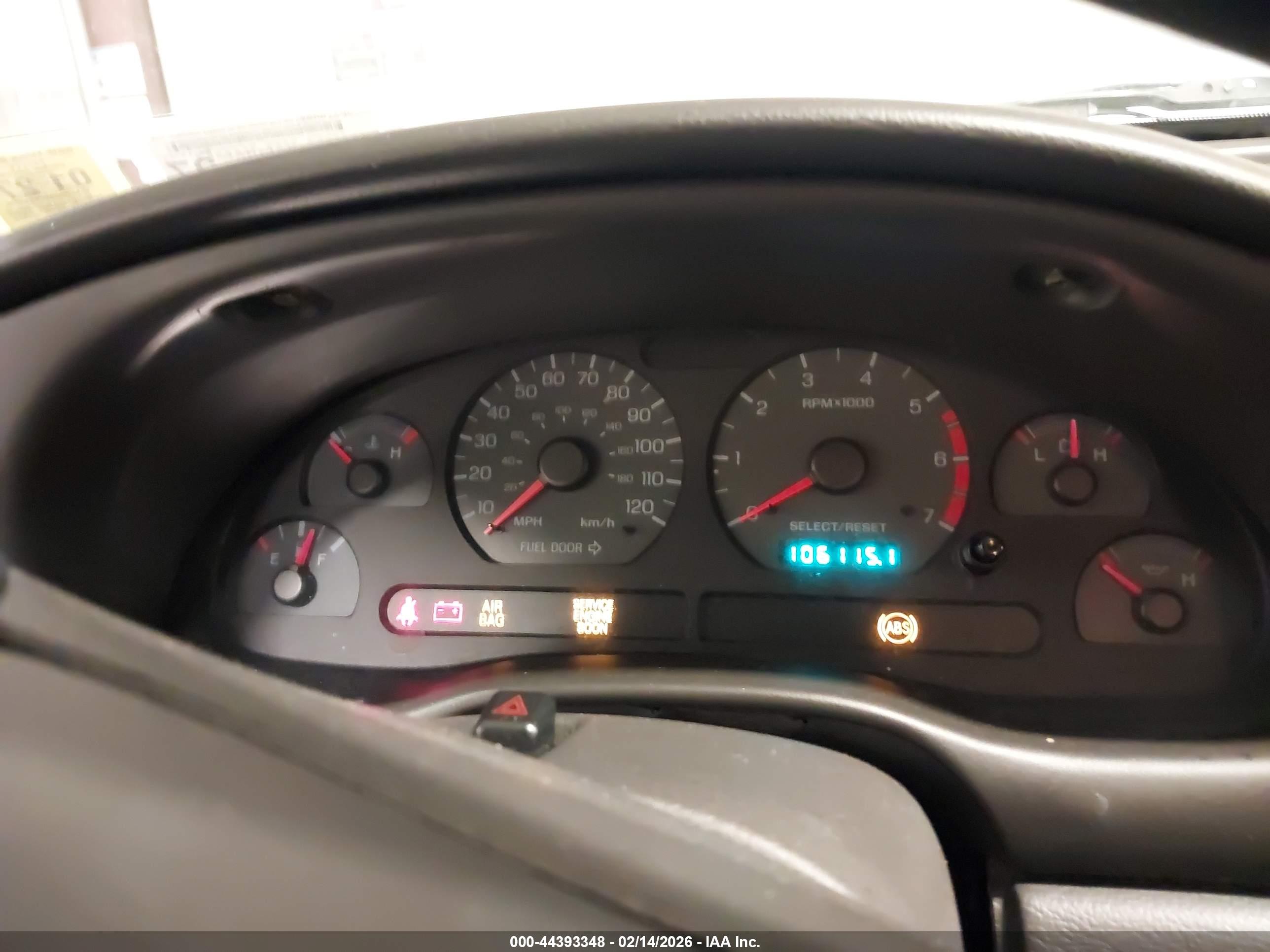 FORD MUSTANG image 7