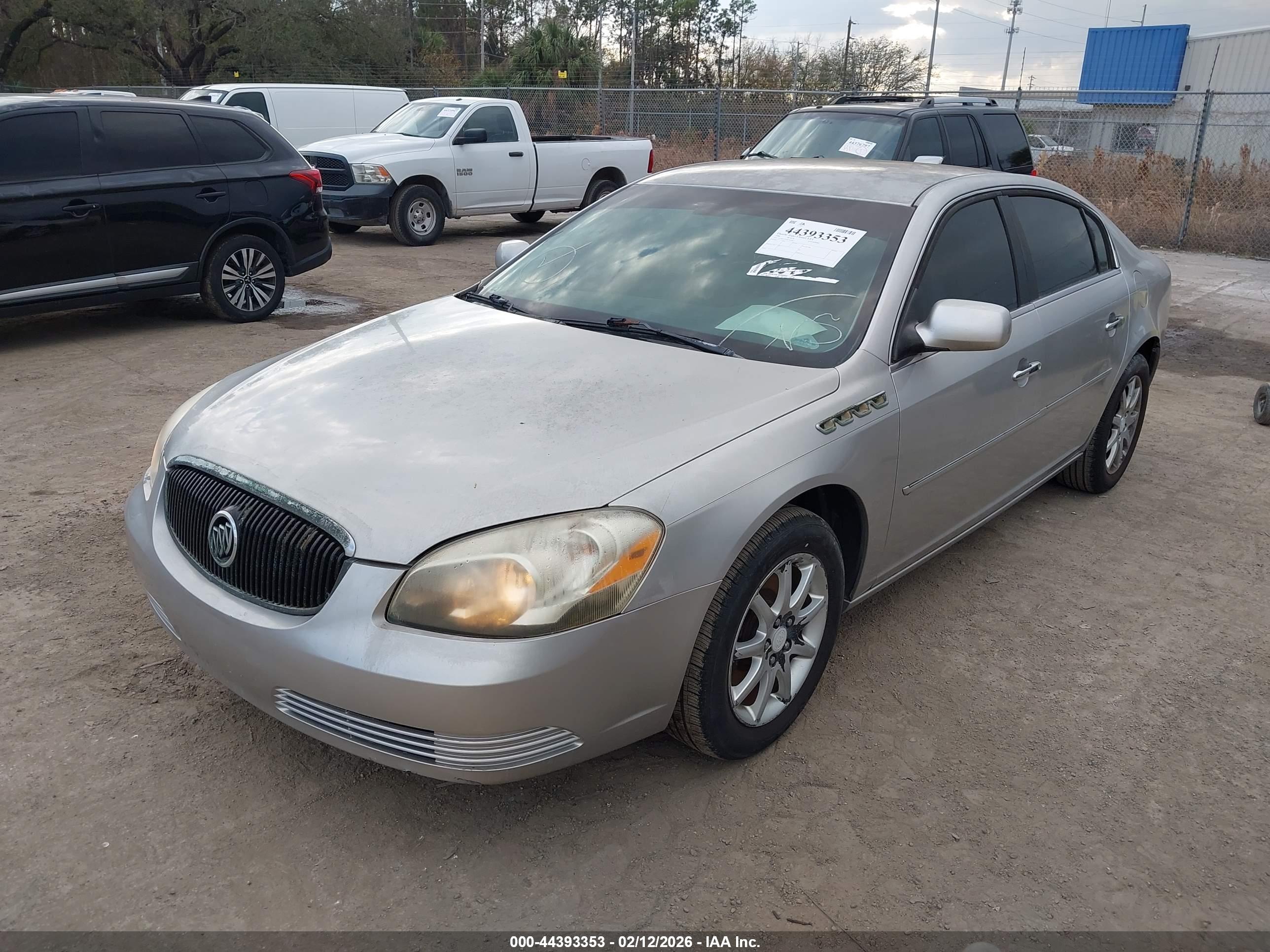 BUICK LUCERNE image 2