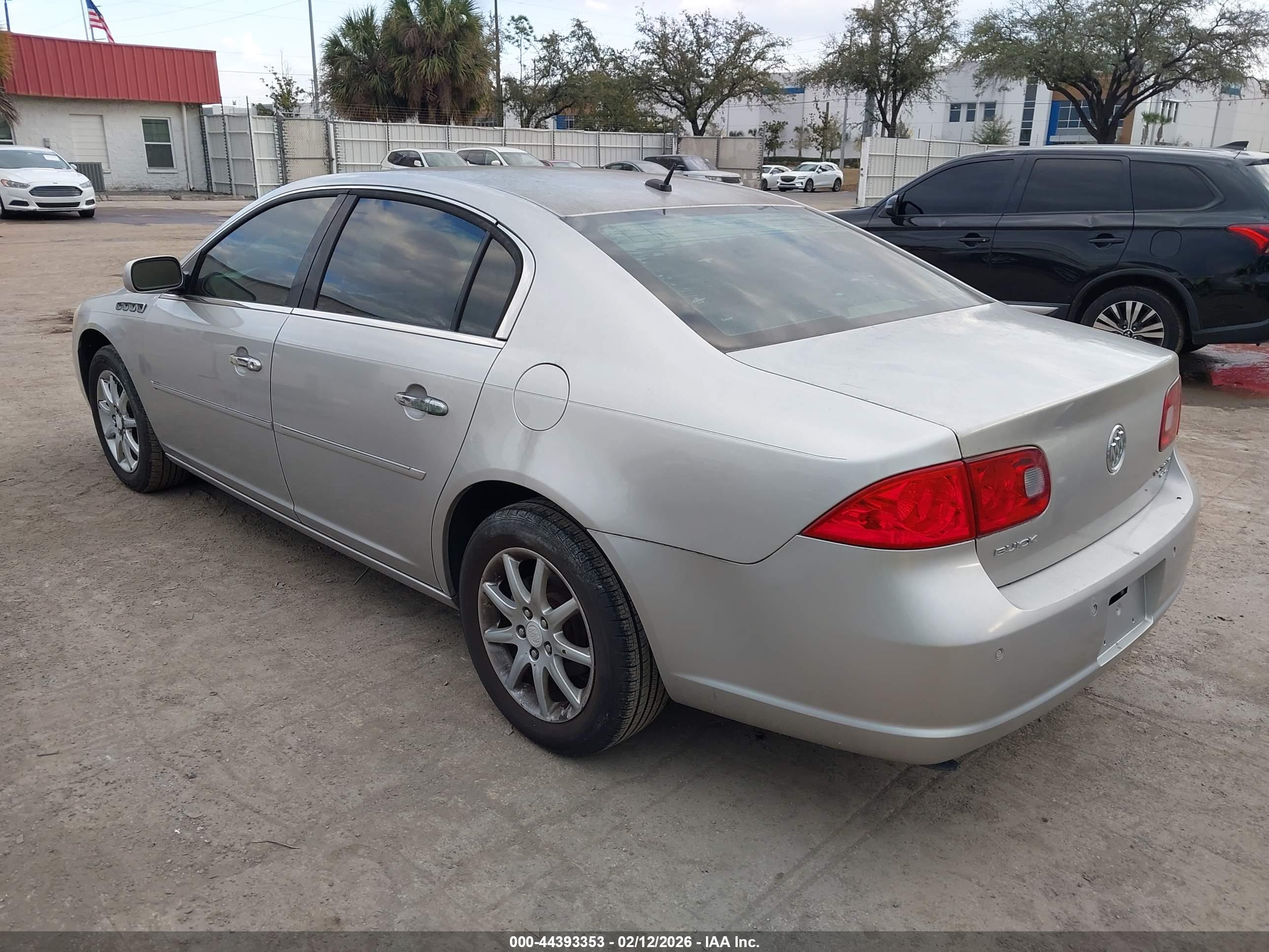 BUICK LUCERNE image 3