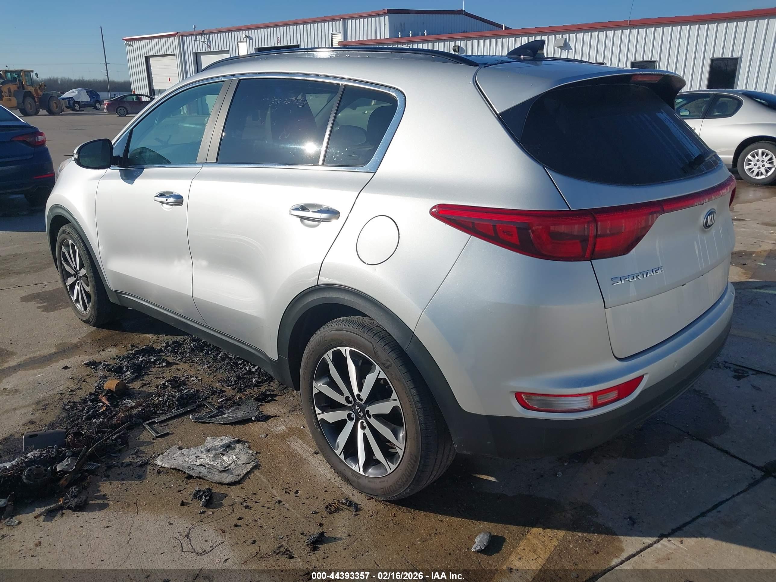 KIA SPORTAGE image 3