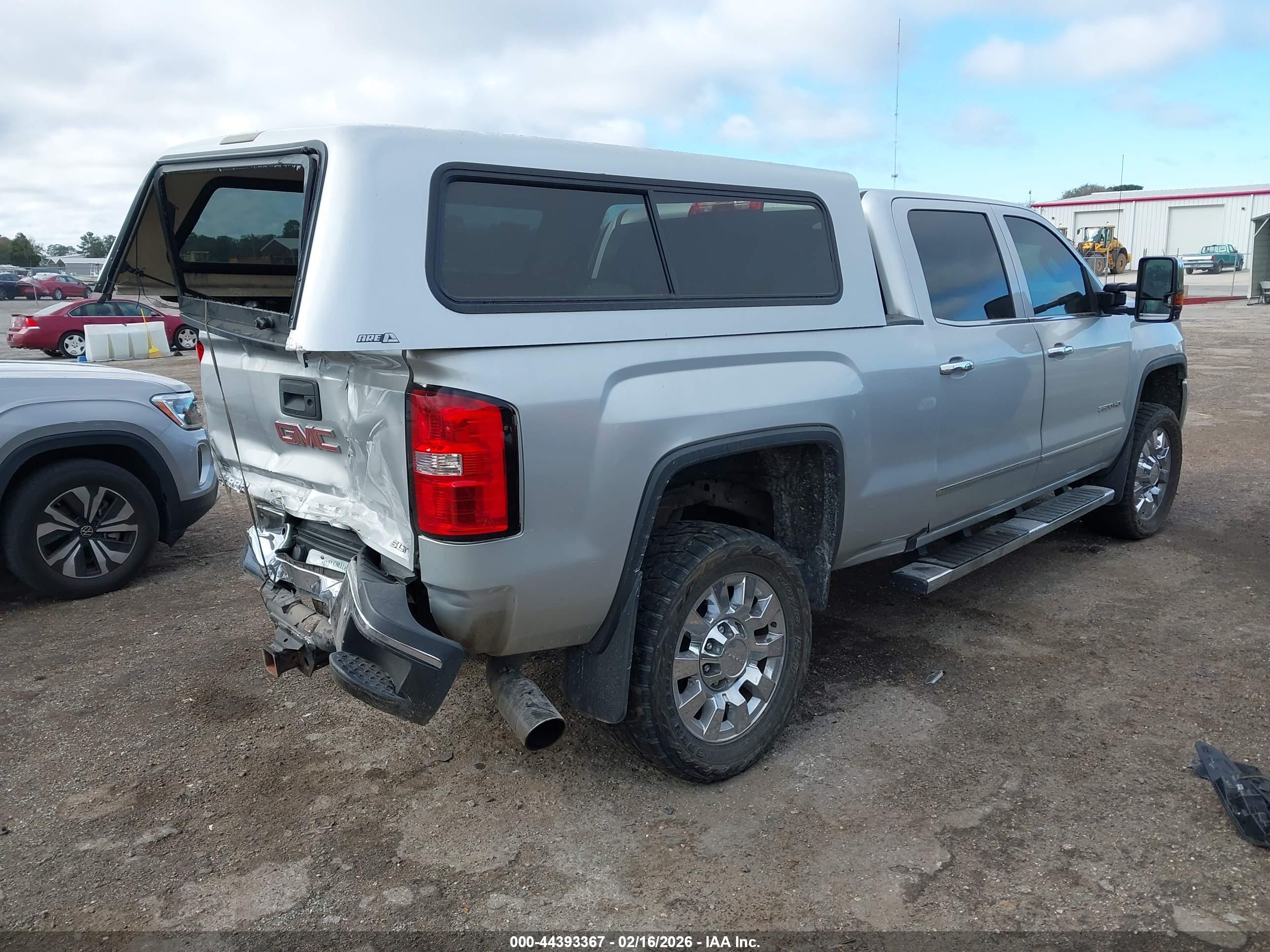 GMC SIERRA image 4