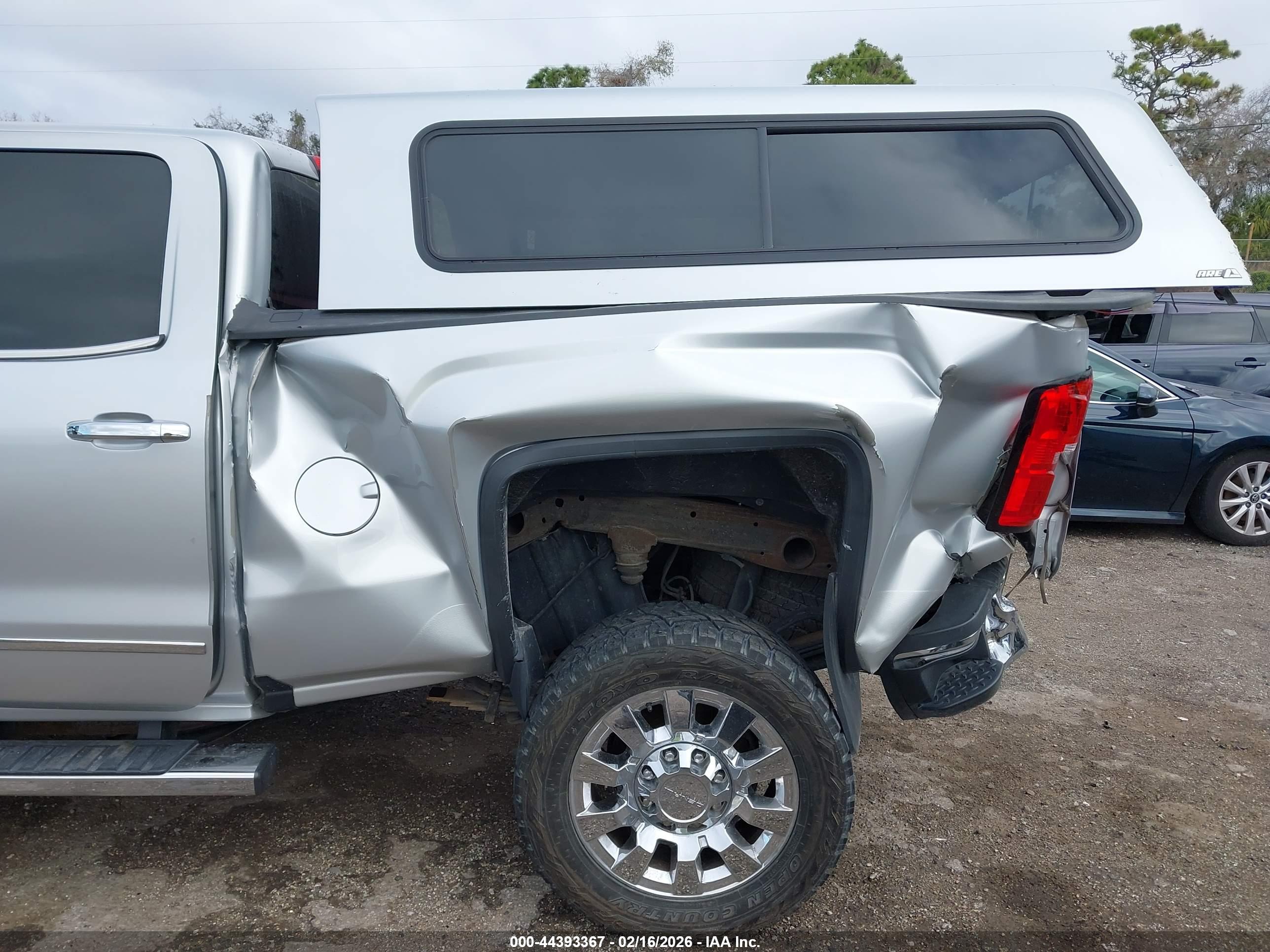 GMC SIERRA image 6