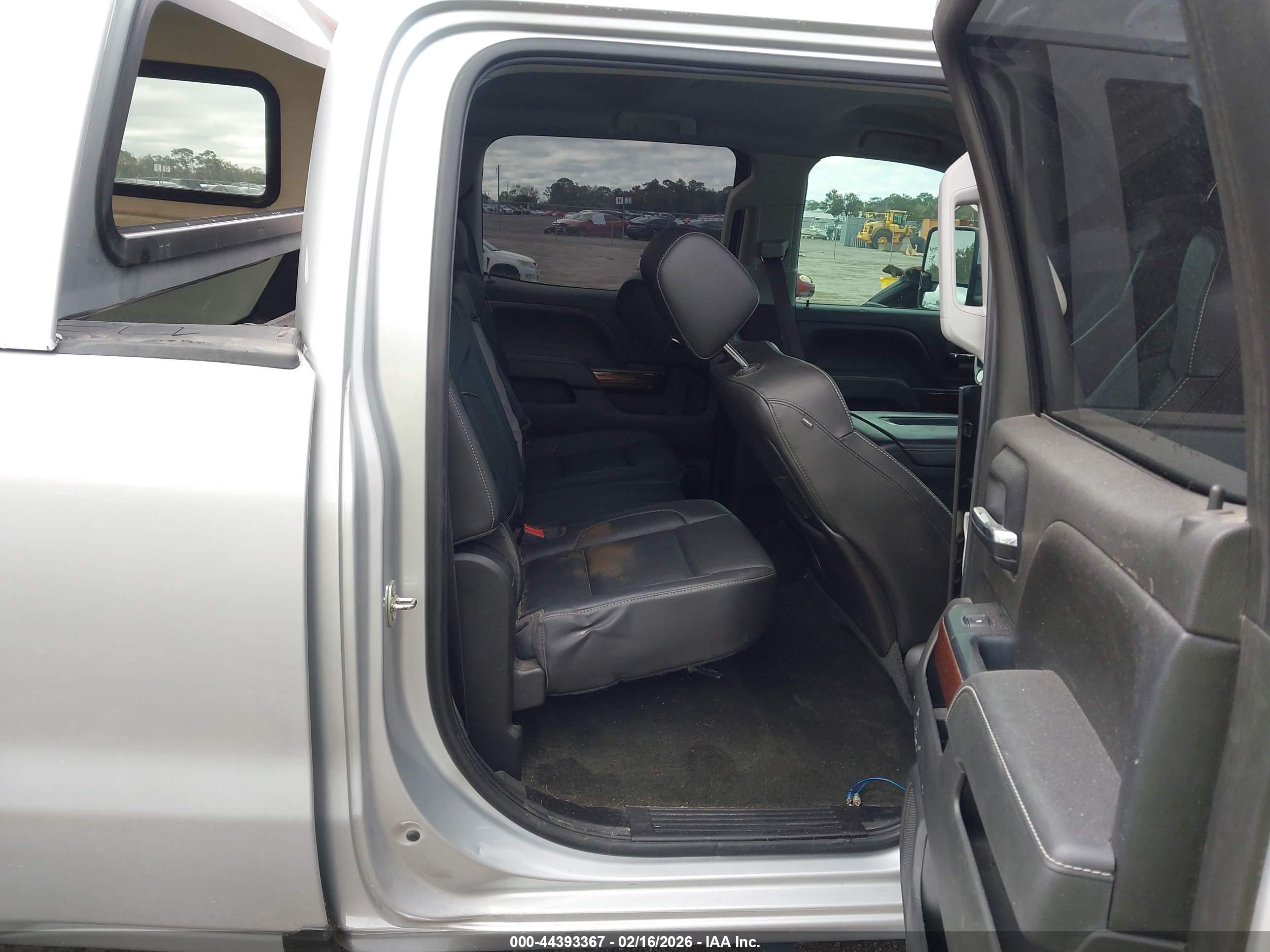 GMC SIERRA image 8
