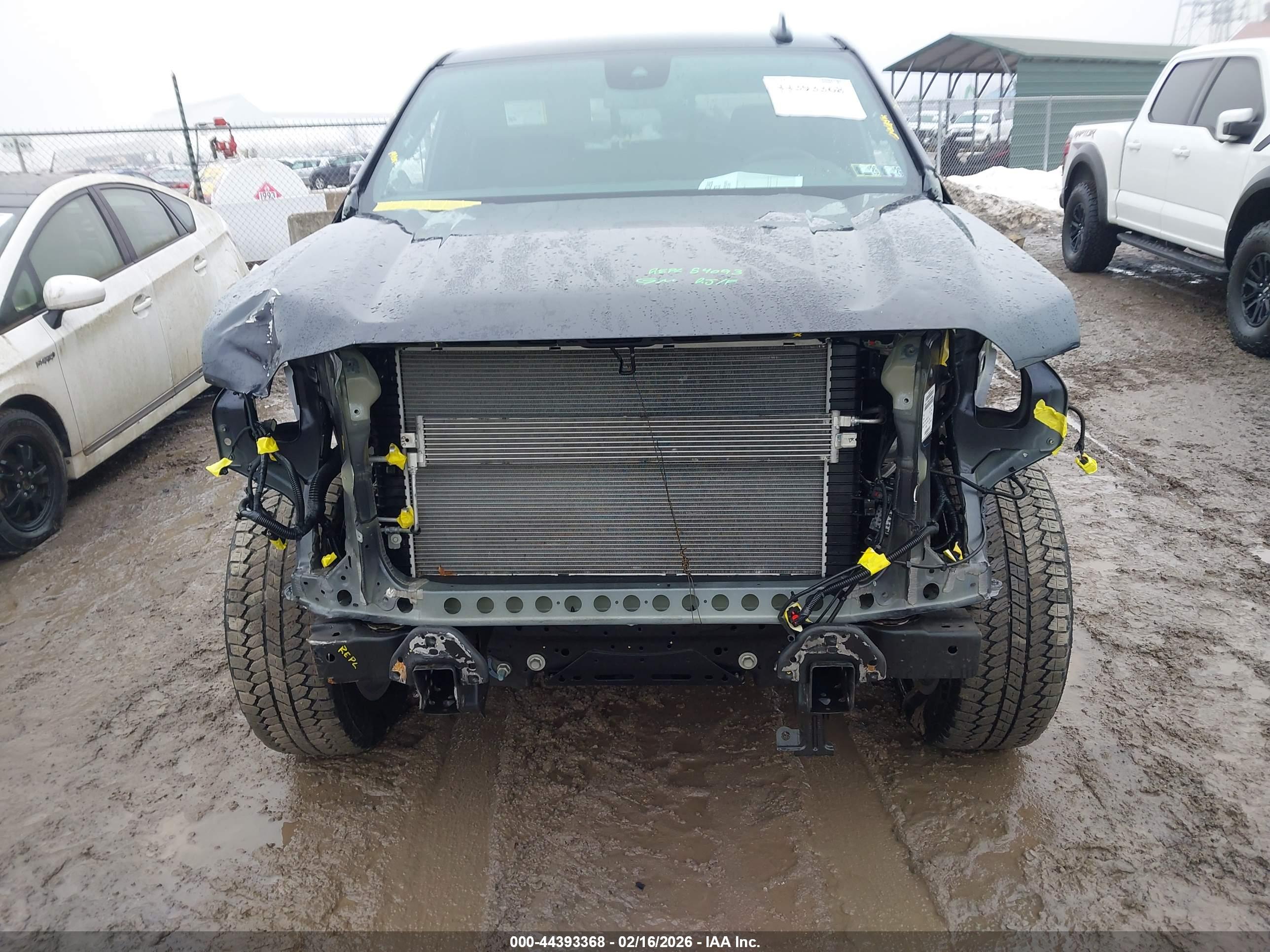 GMC SIERRA image 6