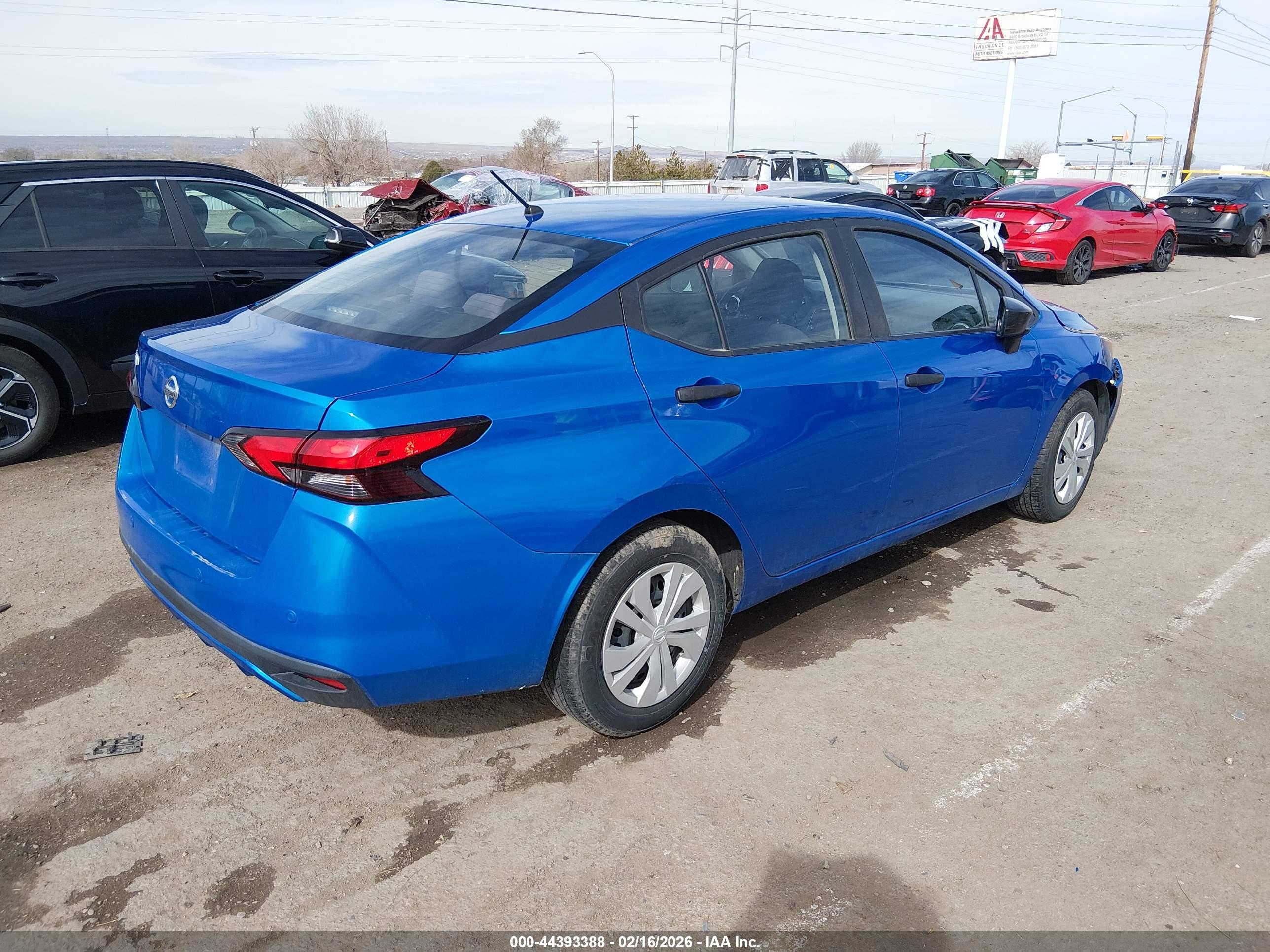 NISSAN VERSA image 4