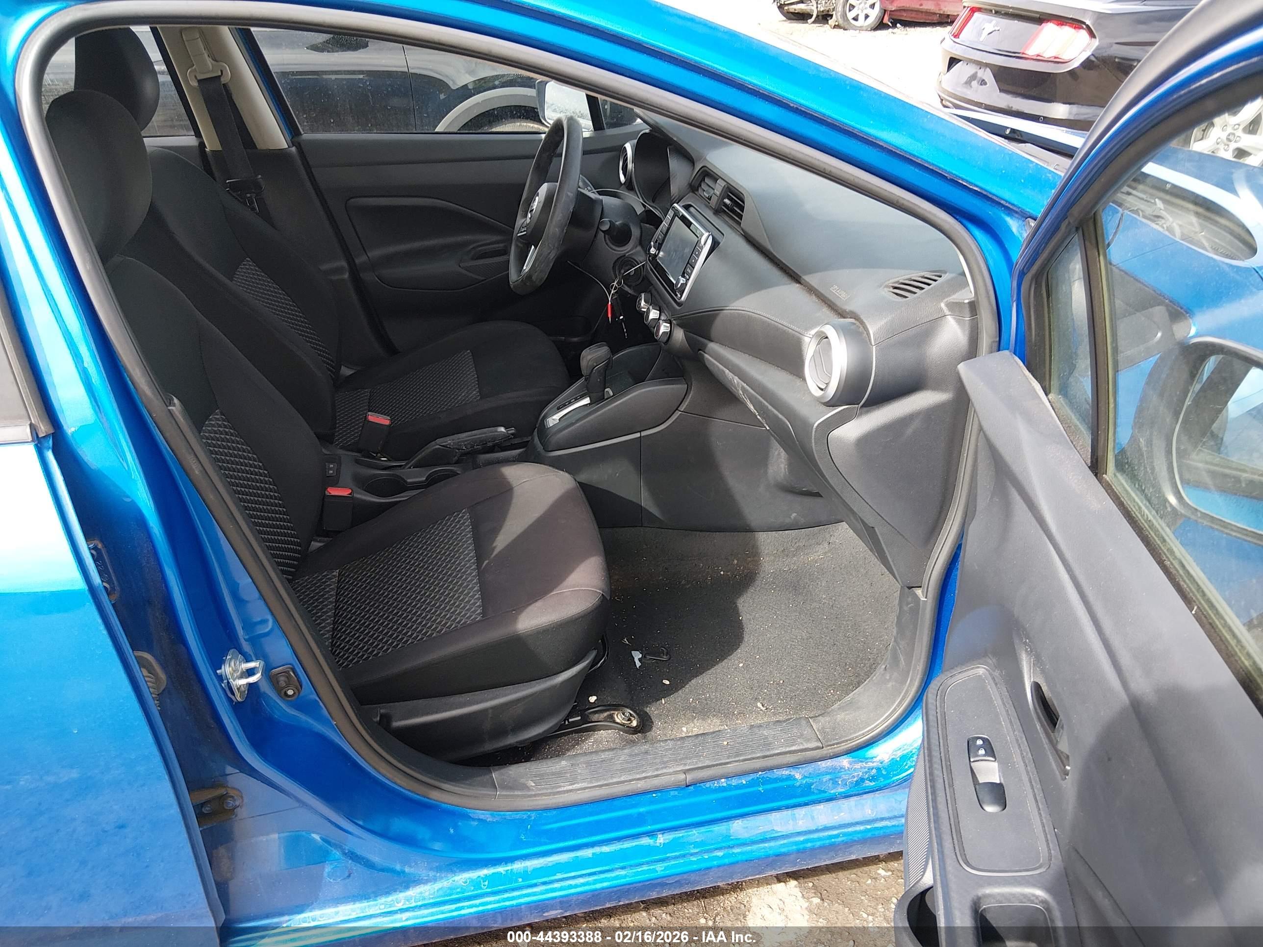 NISSAN VERSA image 5
