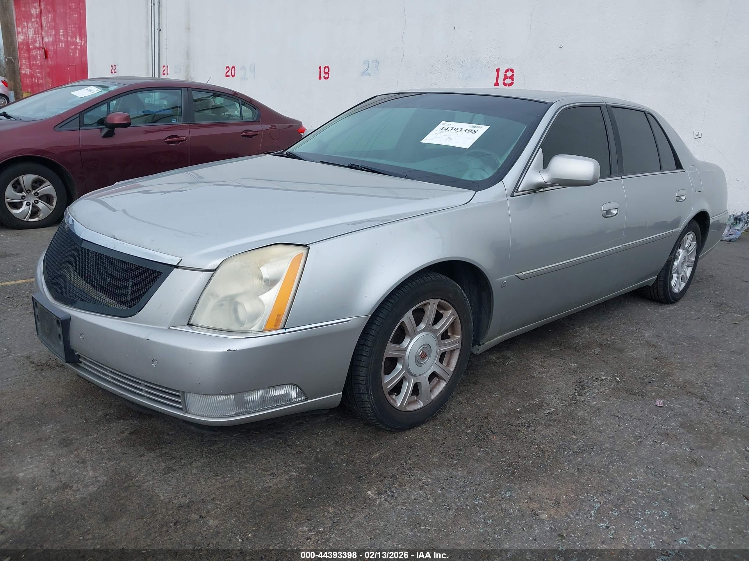 CADILLAC DTS image 2