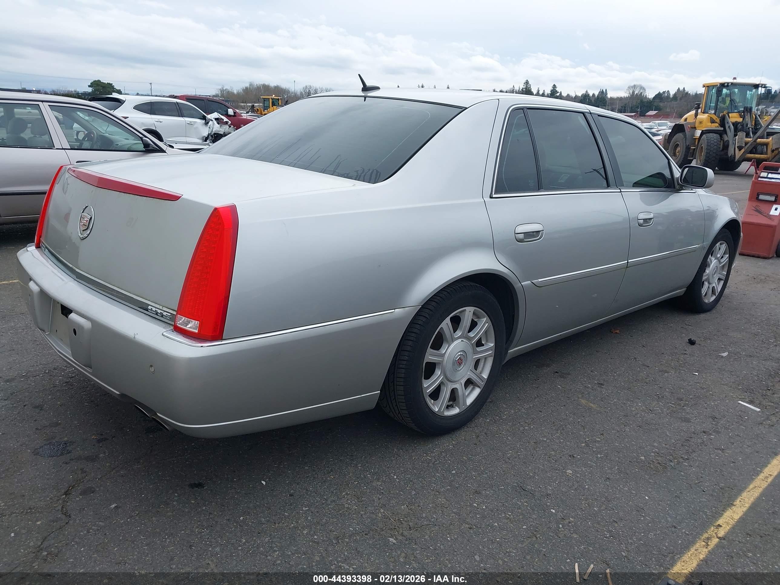 CADILLAC DTS image 4