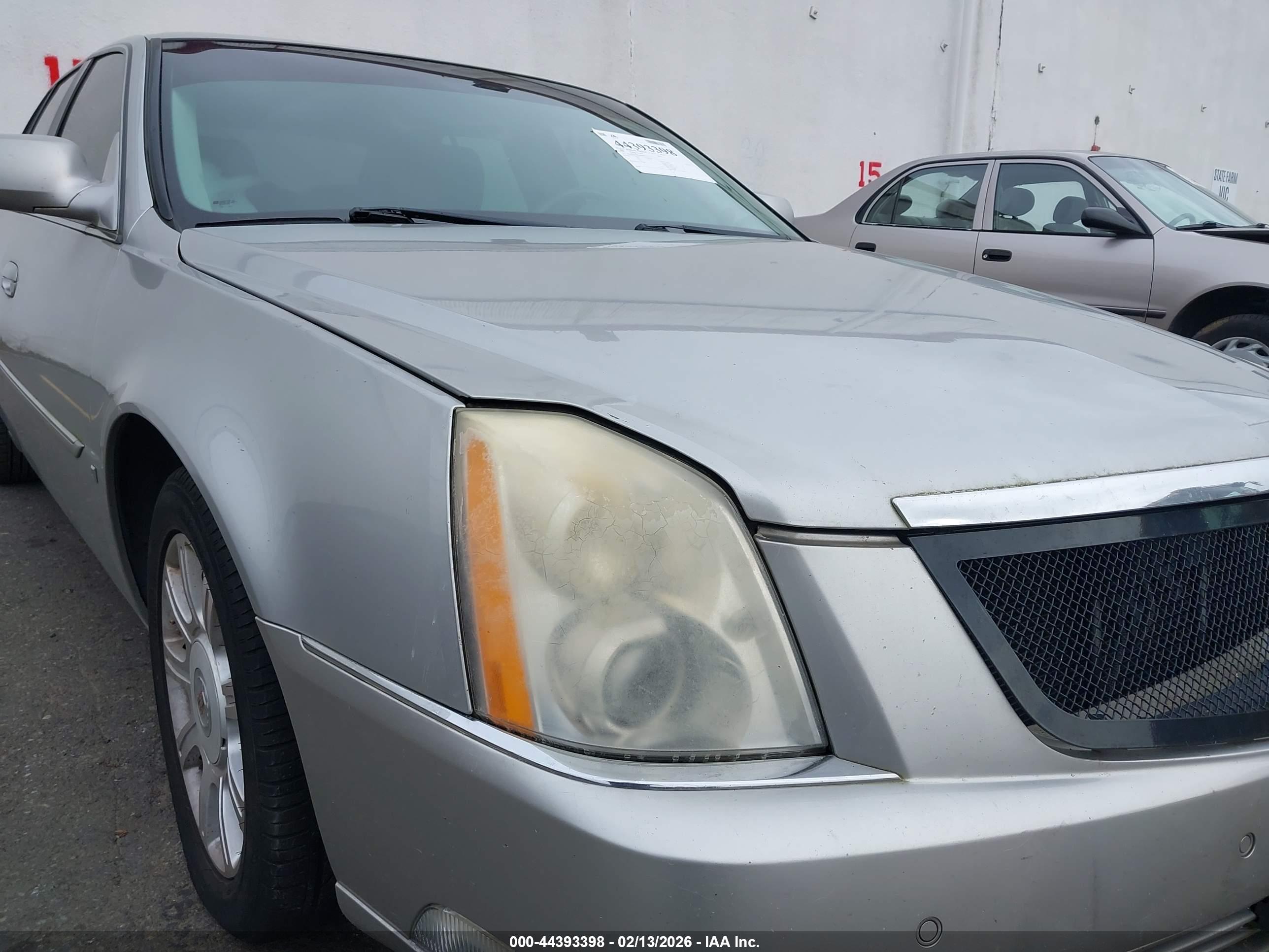 CADILLAC DTS image 6