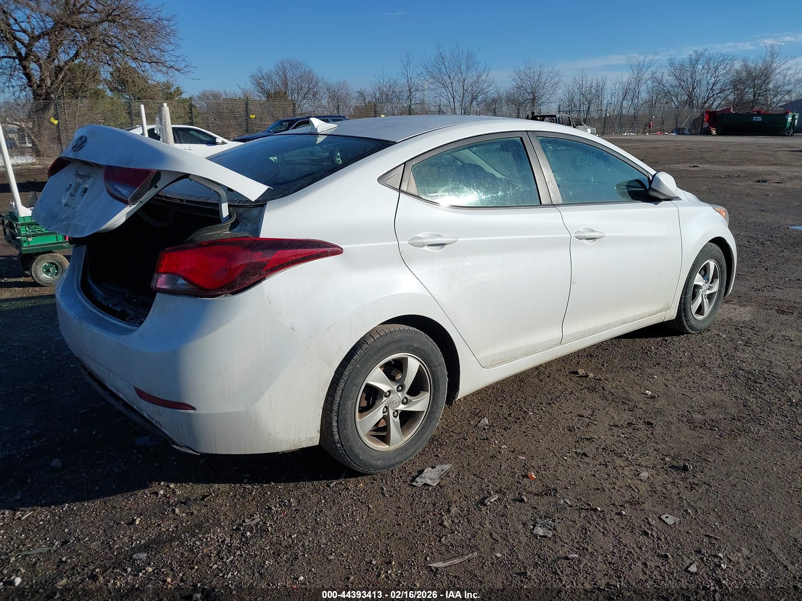 HYUNDAI ELANTRA image 4