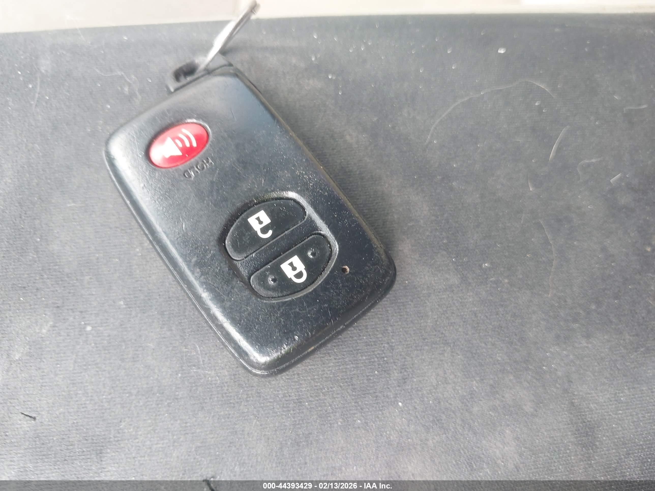 TOYOTA PRIUS image 11