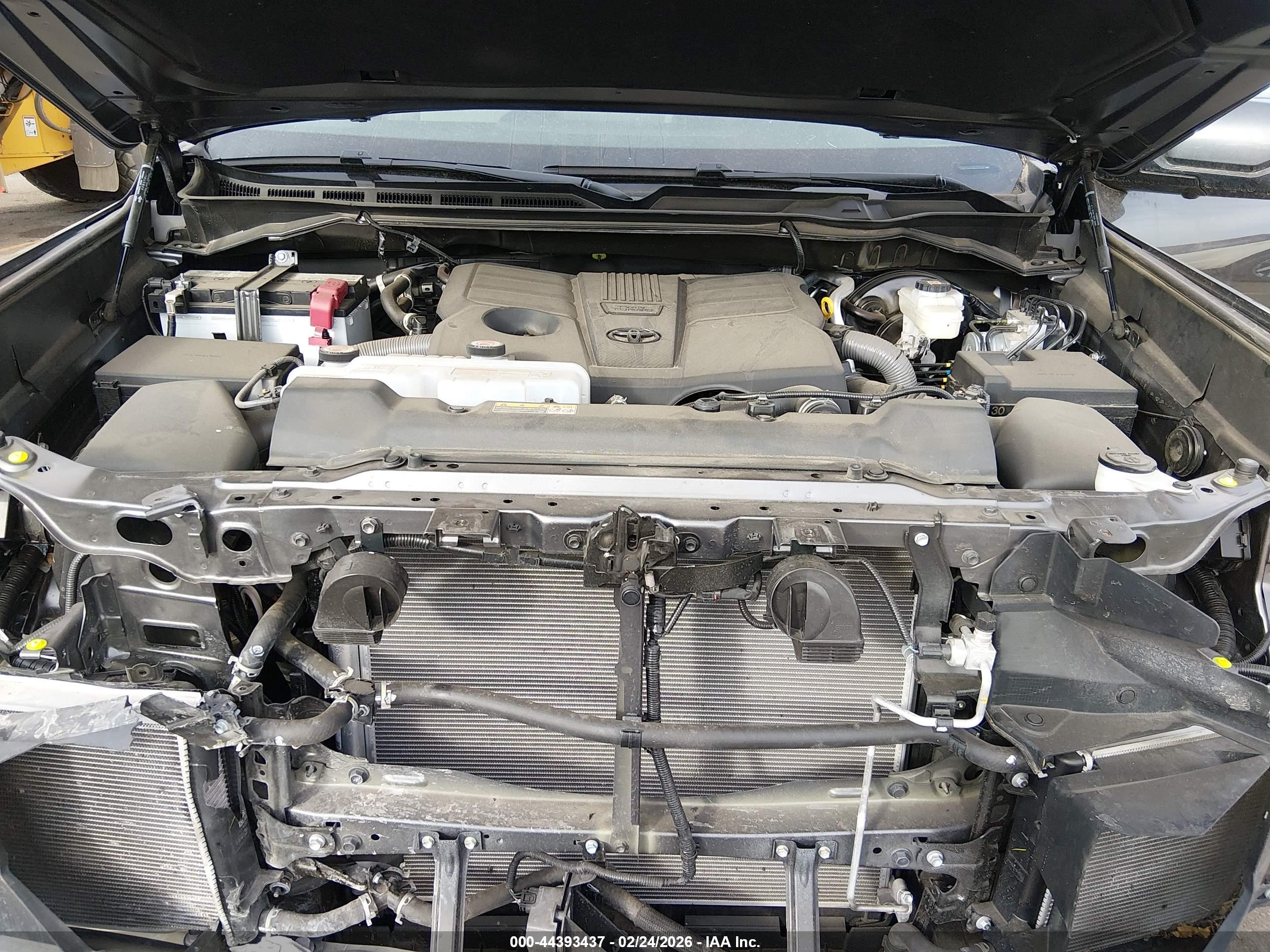 TOYOTA TUNDRA image 10